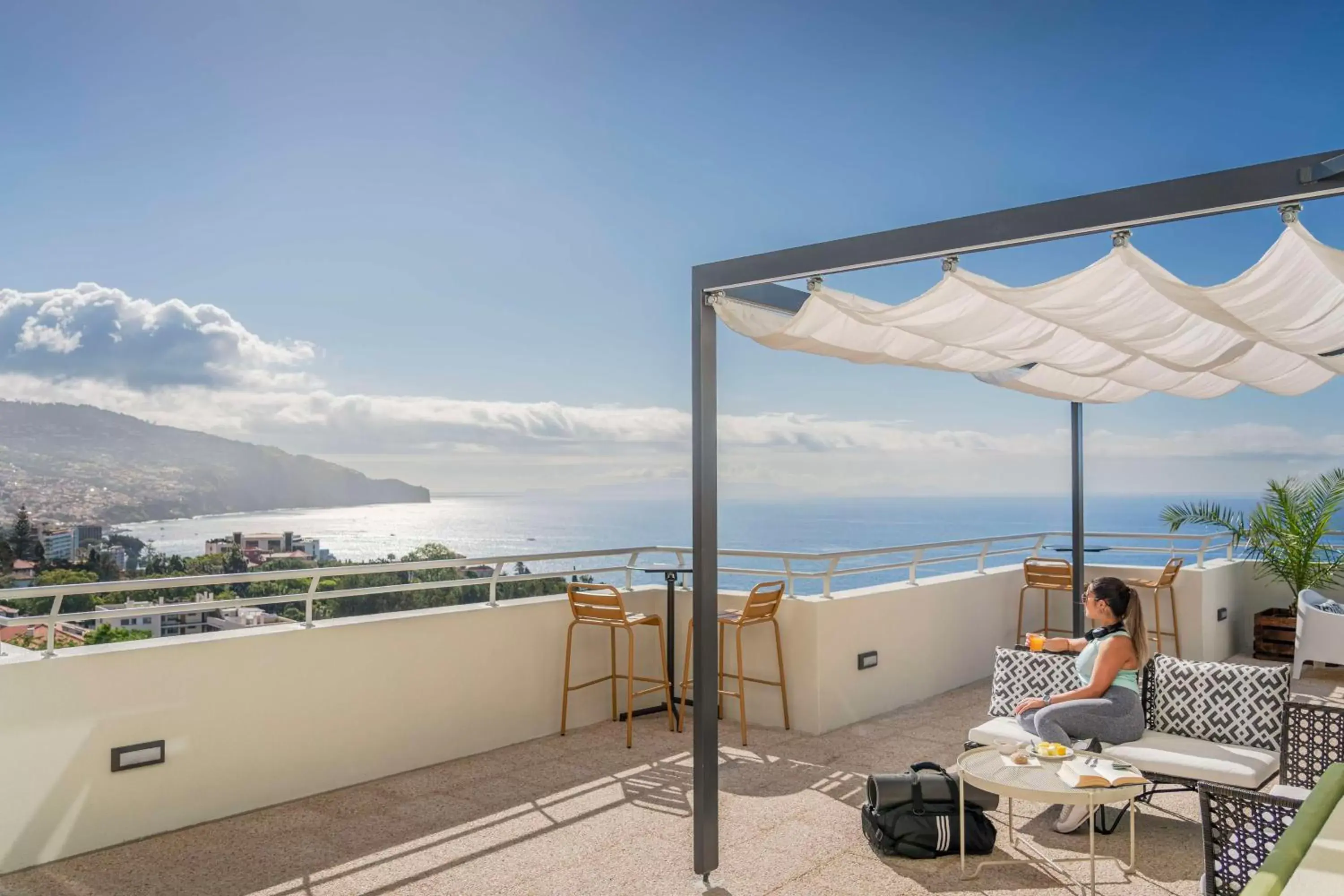 Lounge or bar, Balcony/Terrace in Dorisol Mimosa Studio Hotel