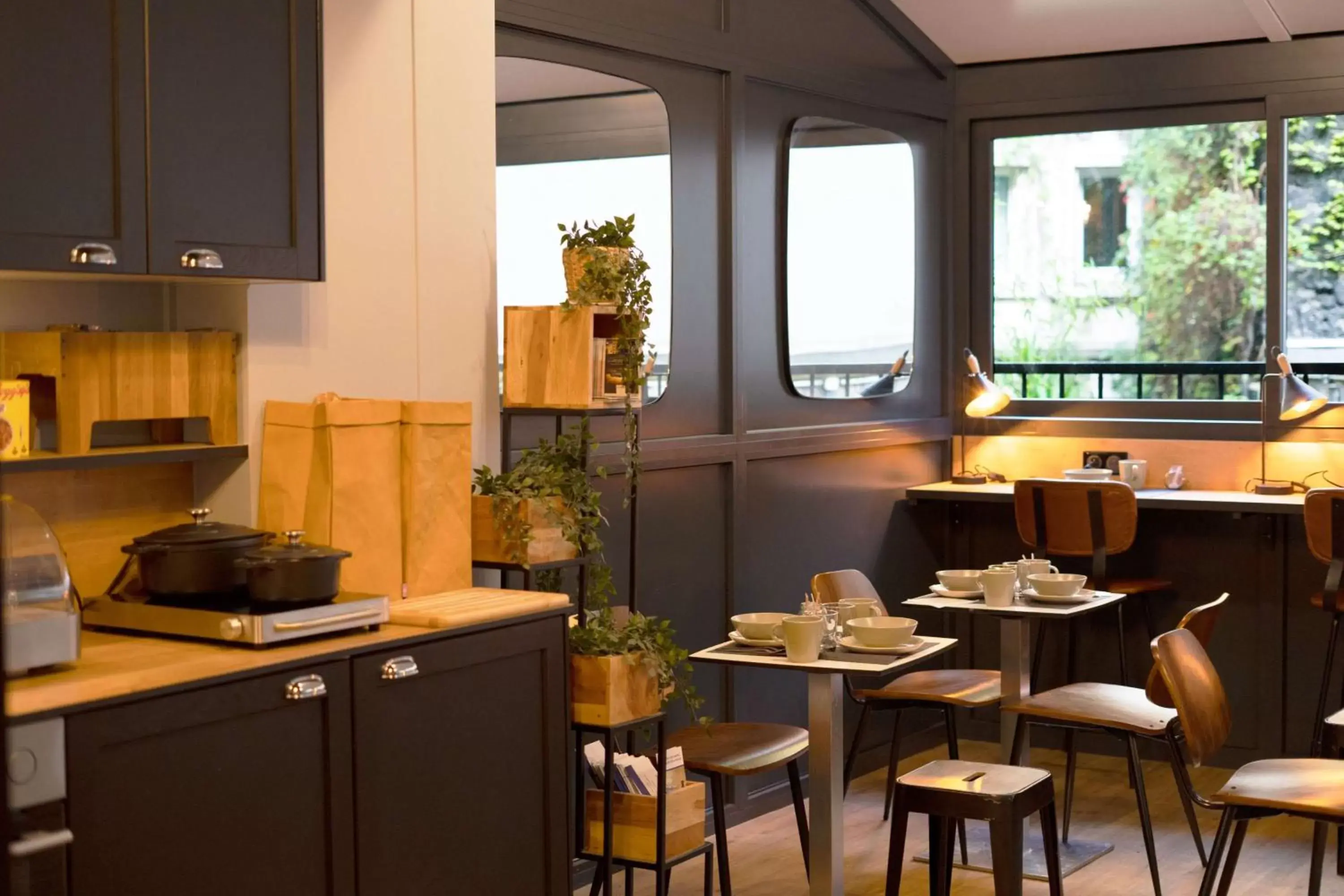 Restaurant/Places to Eat in Best Western Hotel Le Montparnasse