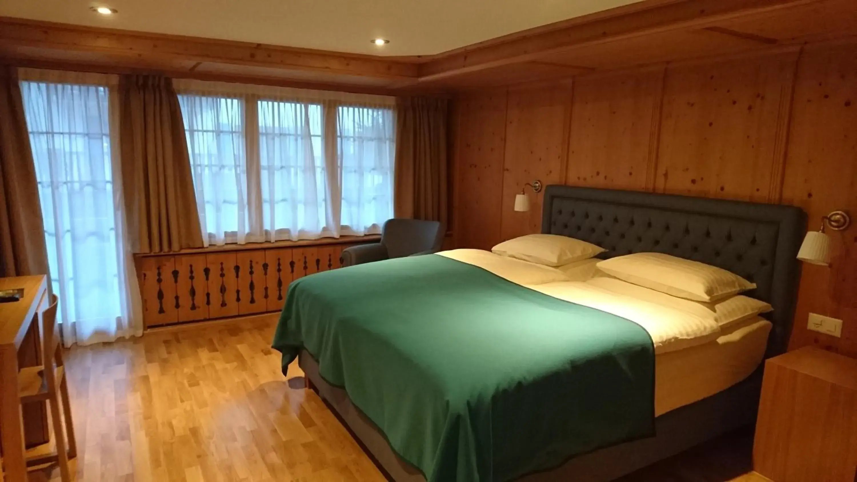 Bedroom, Bed in Hotel Walliserhof Zermatt
