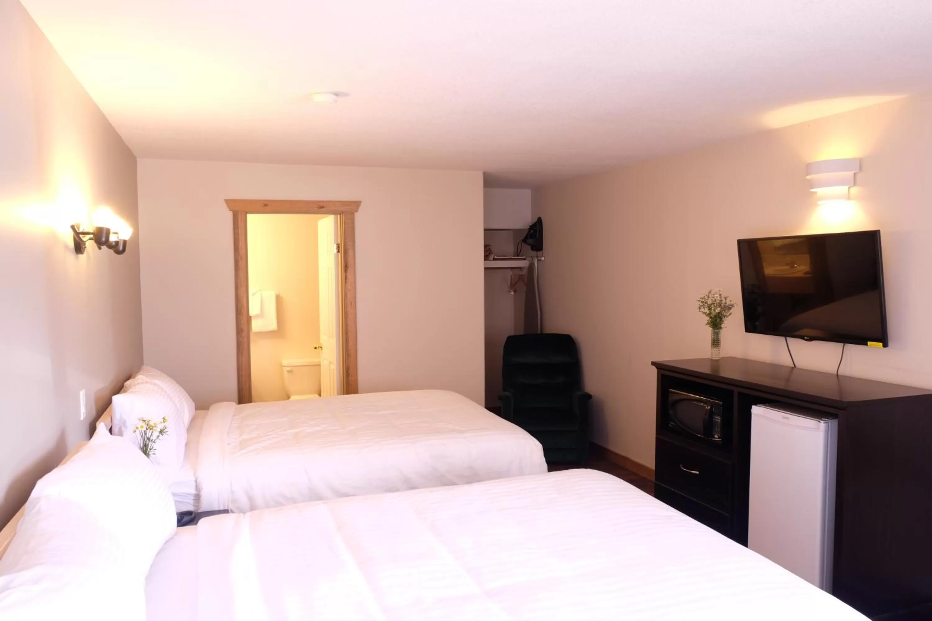 Shower in Golden Village Lodge