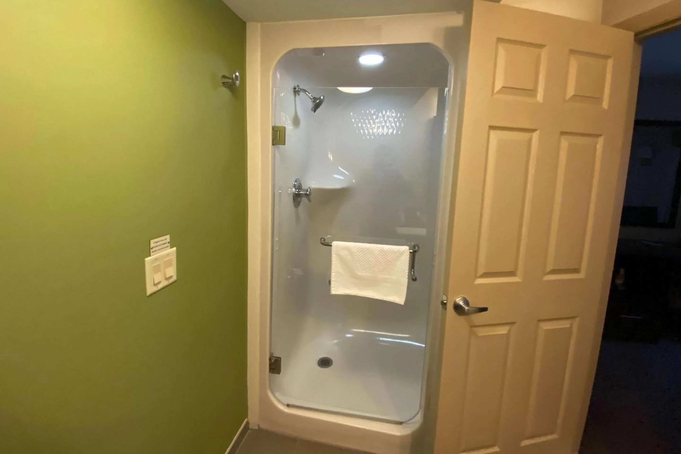 Bedroom in Sleep Inn & Suites Niantic North