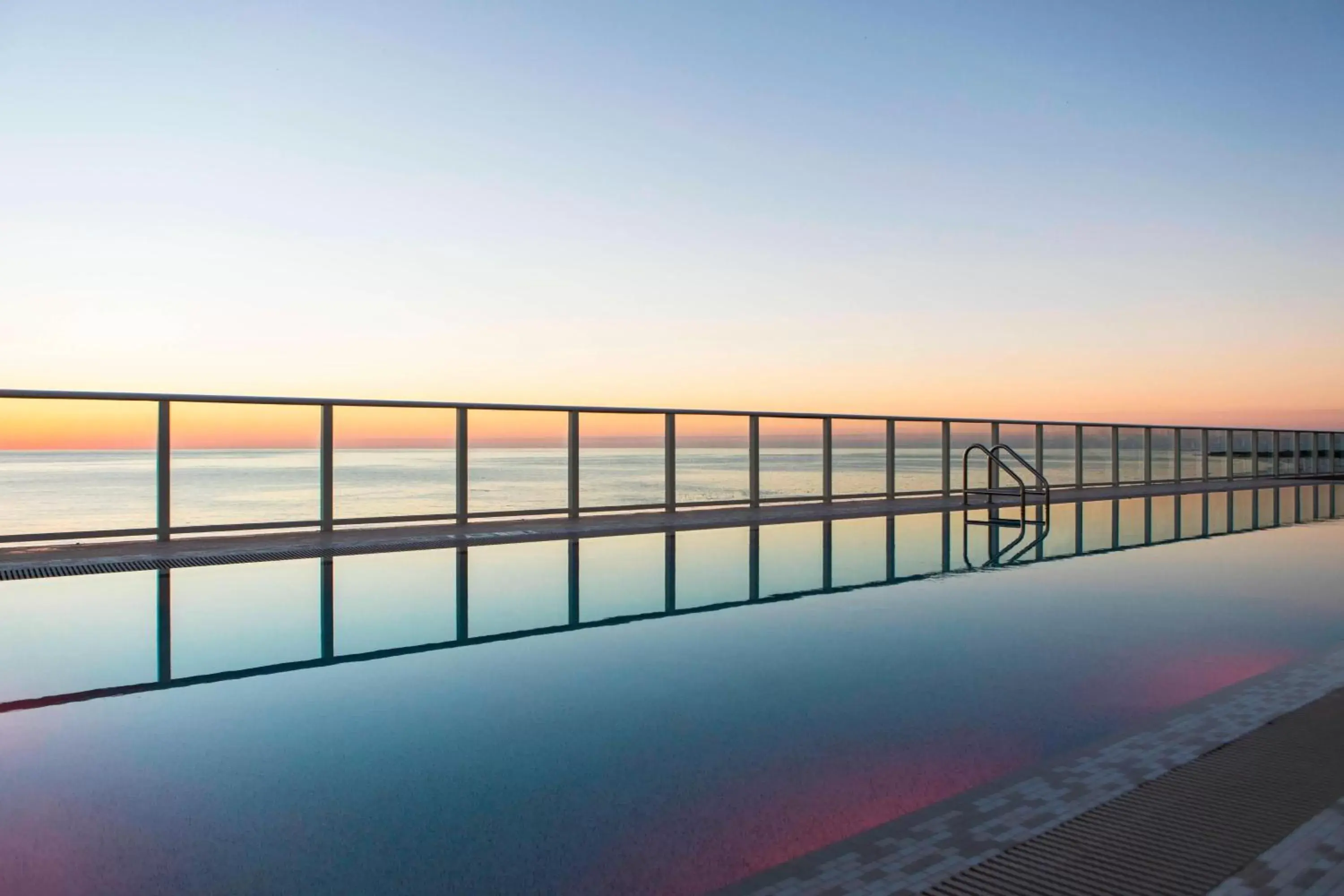 Swimming Pool in JW Marriott Marco Island Beach Resort