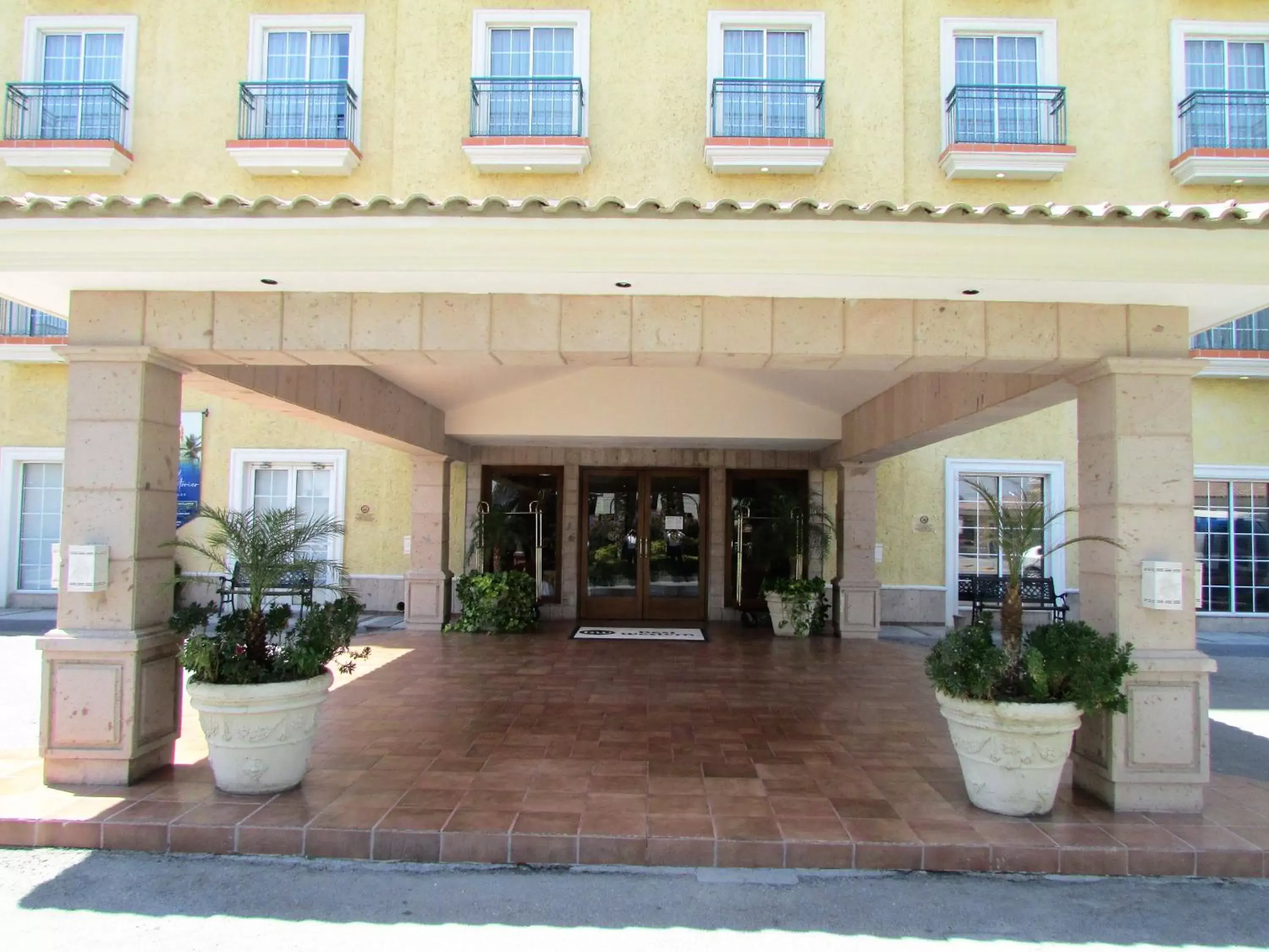 Property building in Best Western Hotel Posada Del Rio Express