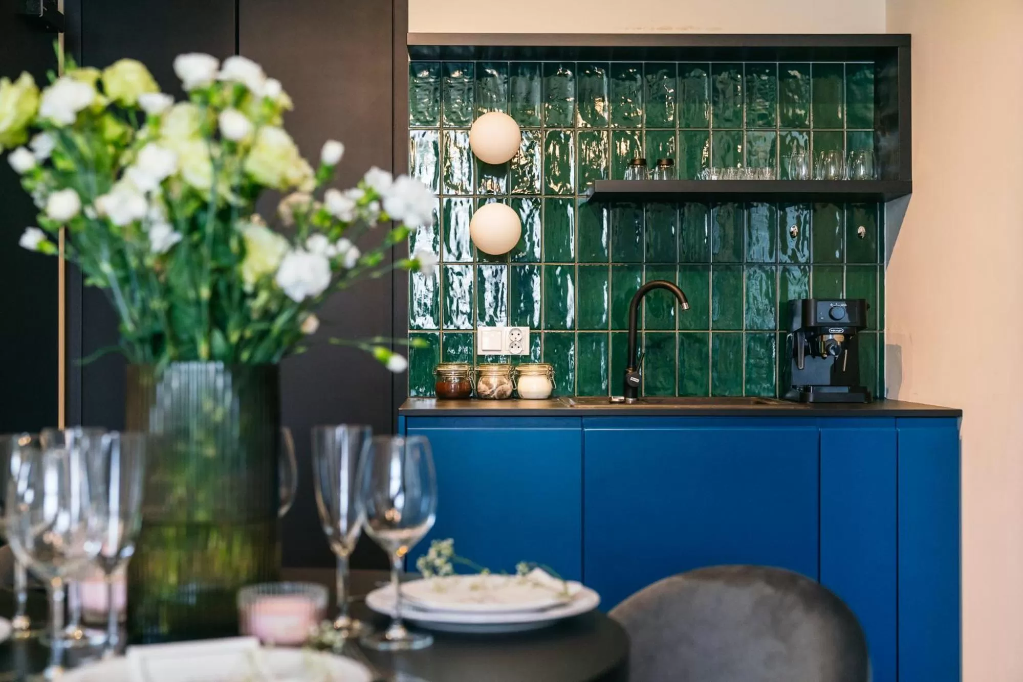 Coffee/tea facilities, Restaurant/Places to Eat in Estery12 by Loft Affair