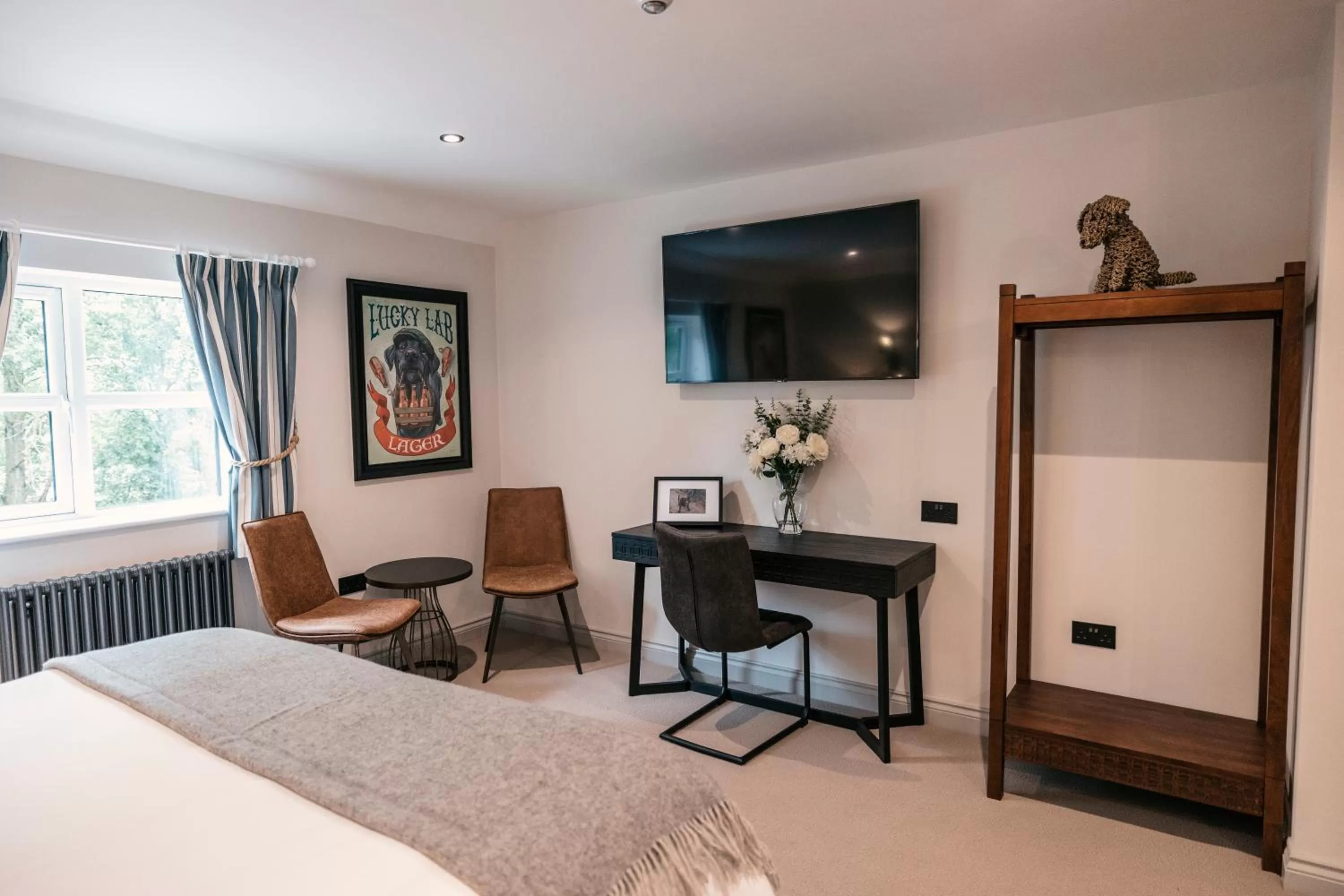 Seating area, TV/Entertainment Center in South Causey Inn