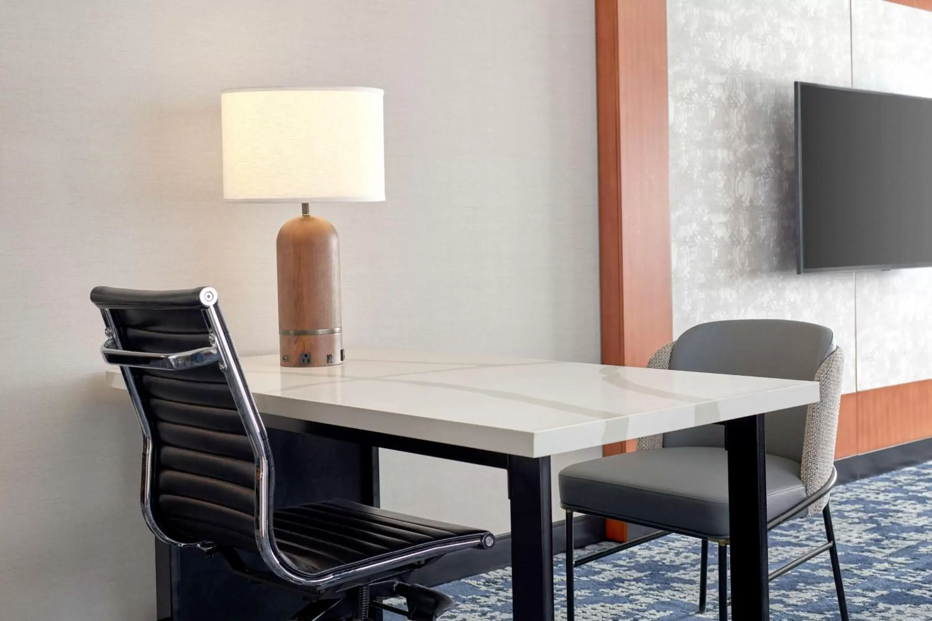 Bedroom, Dining Area in Embassy Suites by Hilton Washington DC Convention Center