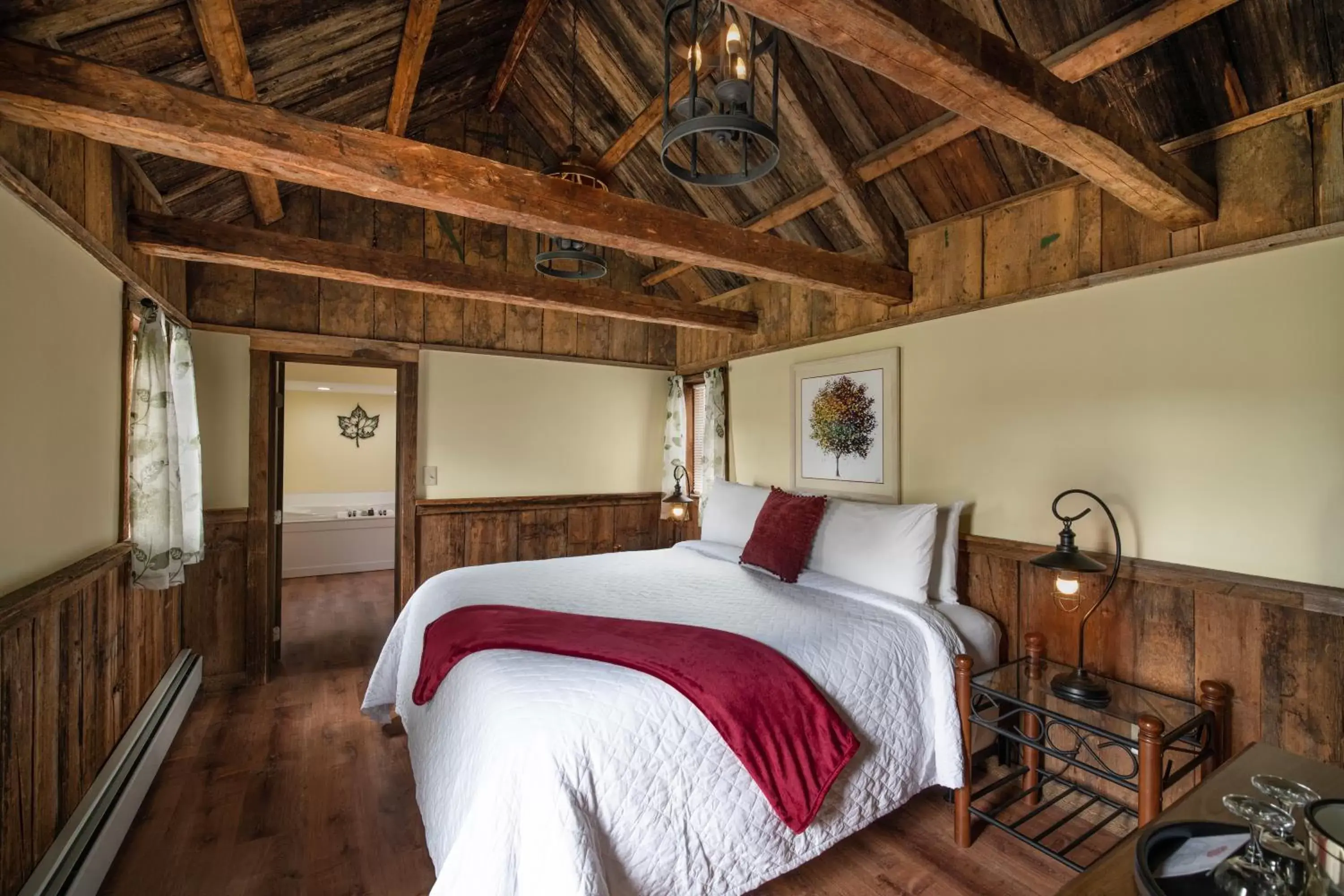 Bedroom, Bed in Christmas Farm Inn and Spa