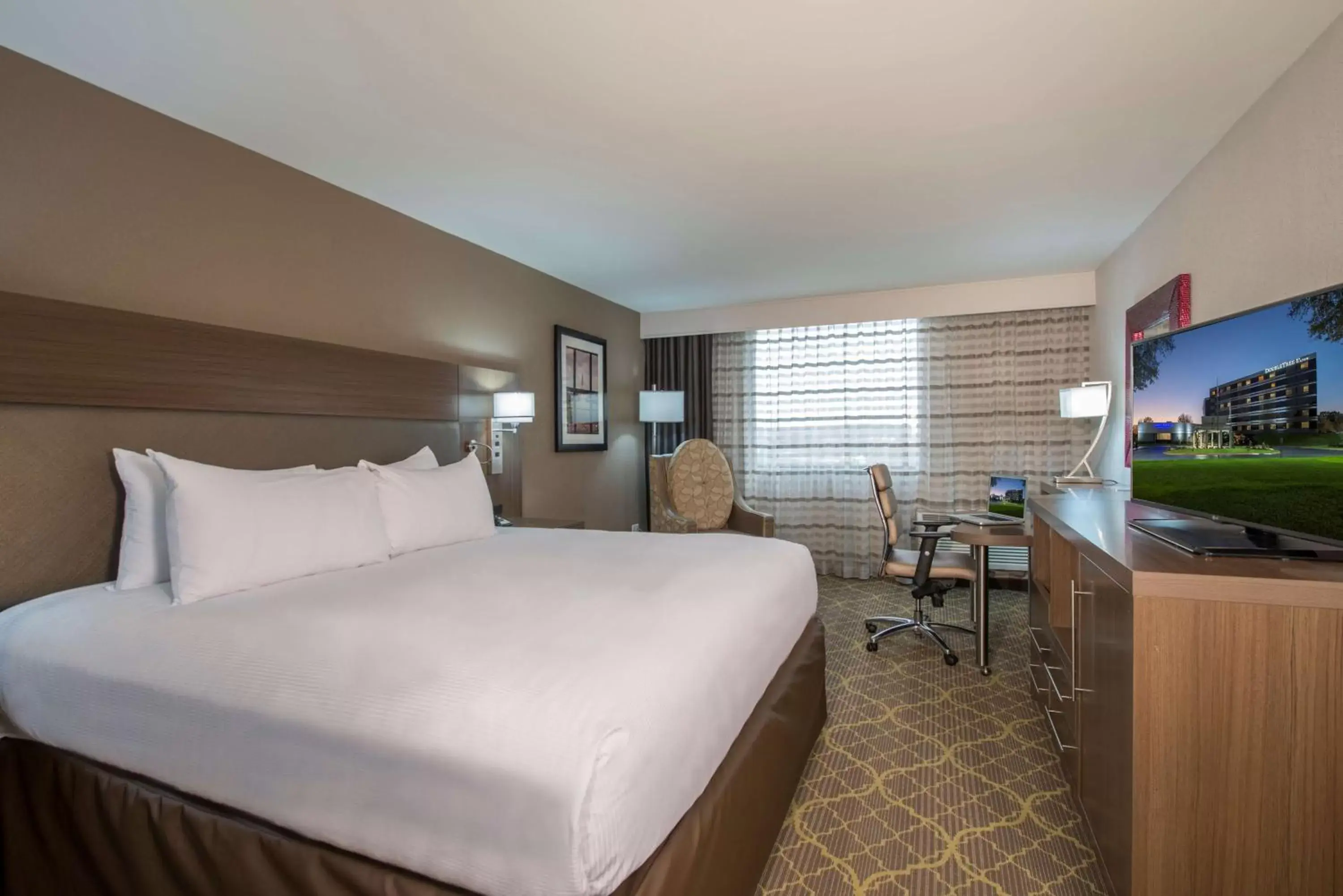 Bed in DoubleTree by Hilton Winston Salem - University, NC