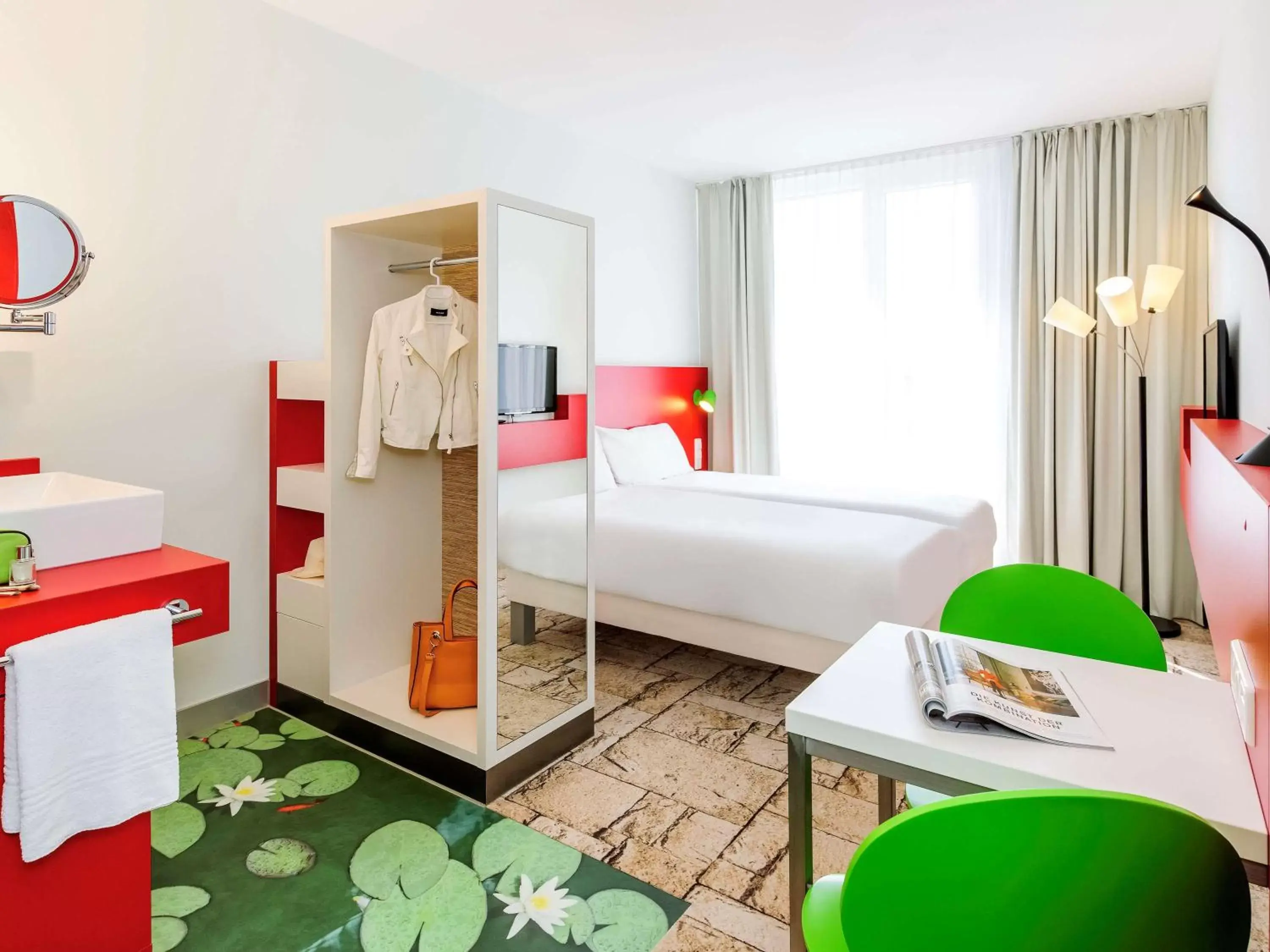 Photo of the whole room, Bed in ibis Styles Karlsruhe Ettlingen