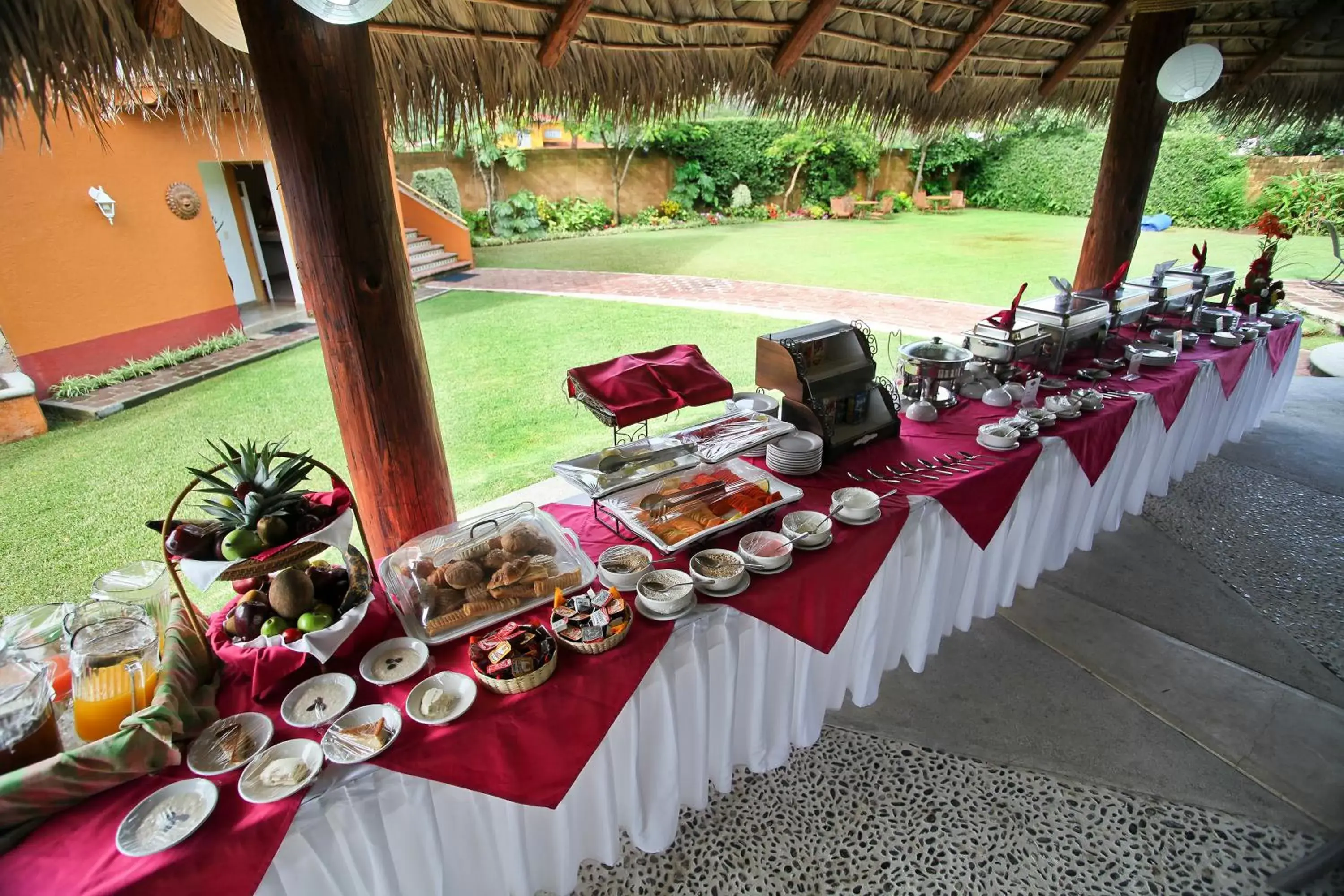Buffet breakfast in Hotel Real Del Valle