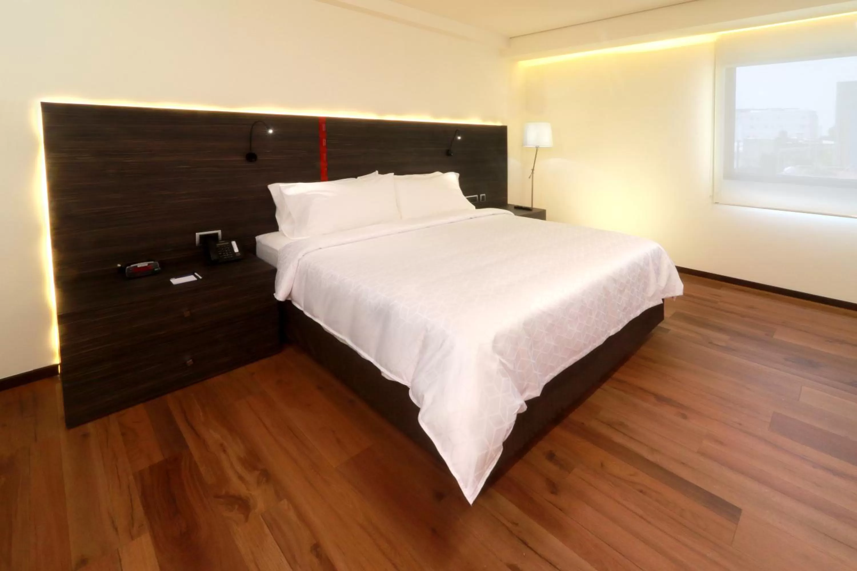 Bed in Holiday Inn Express Mexico Aeropuerto by IHG