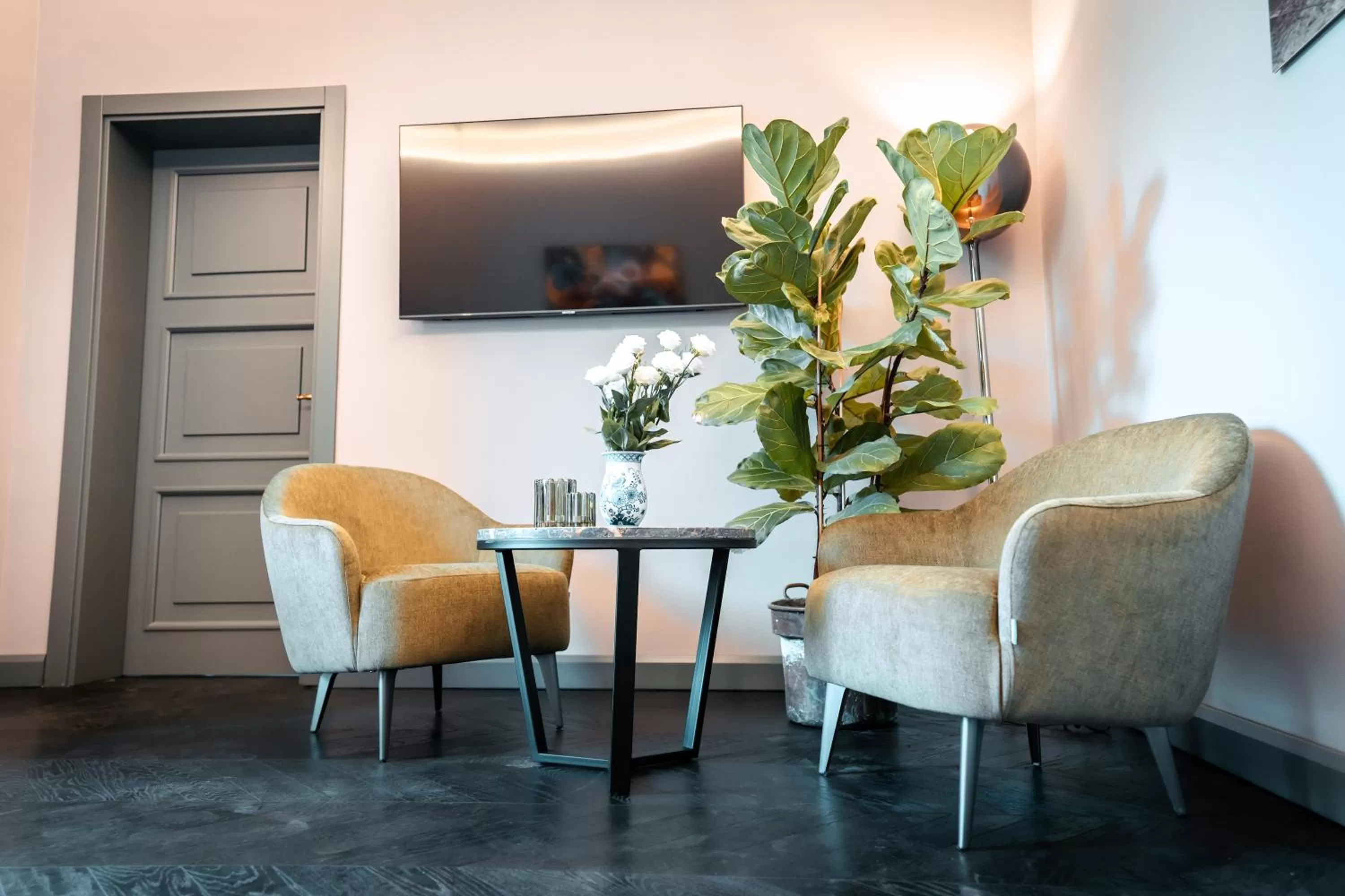 Photo of the whole room in Sa Suites