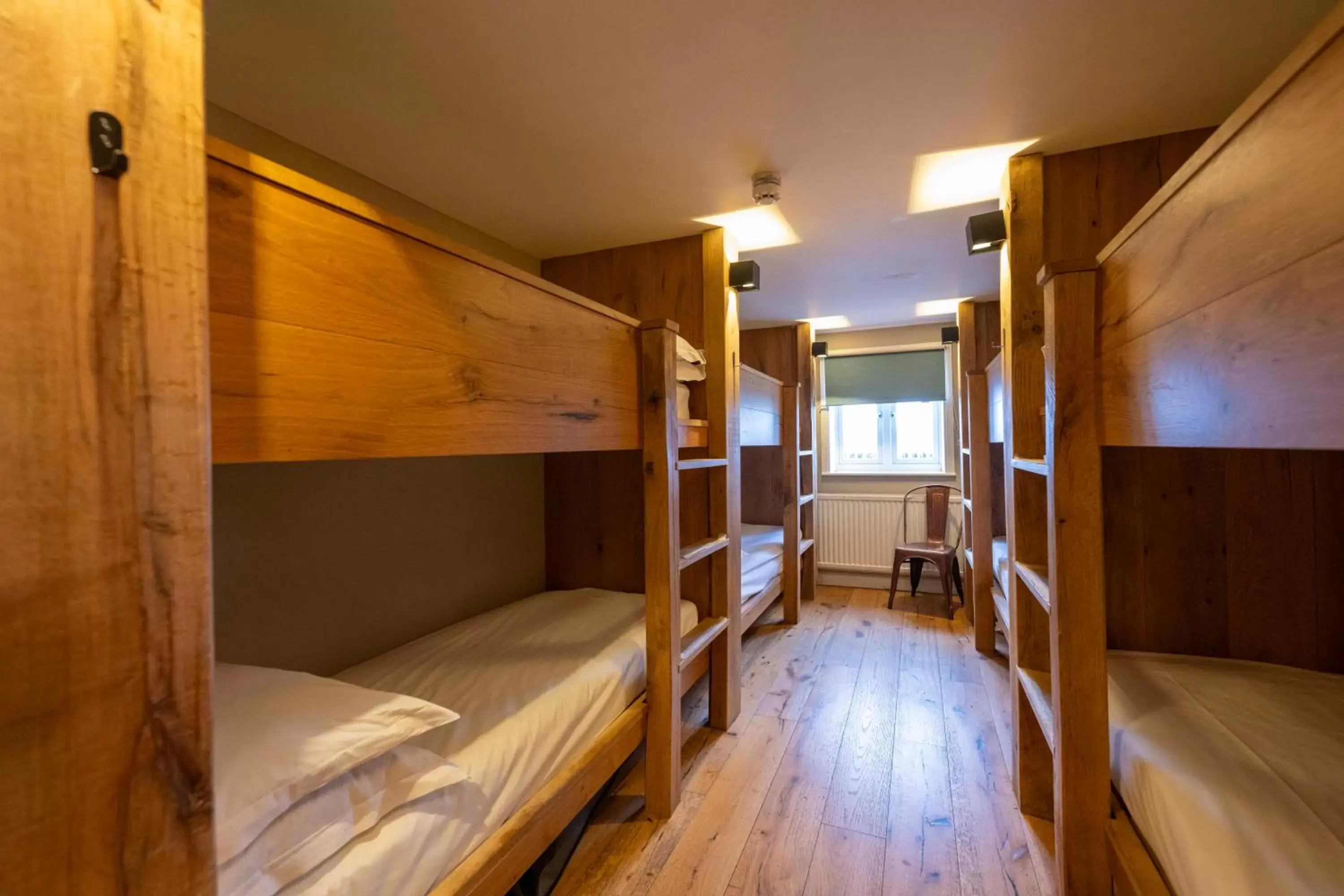 Bedroom, Bunk Bed in The Tan Hill Inn