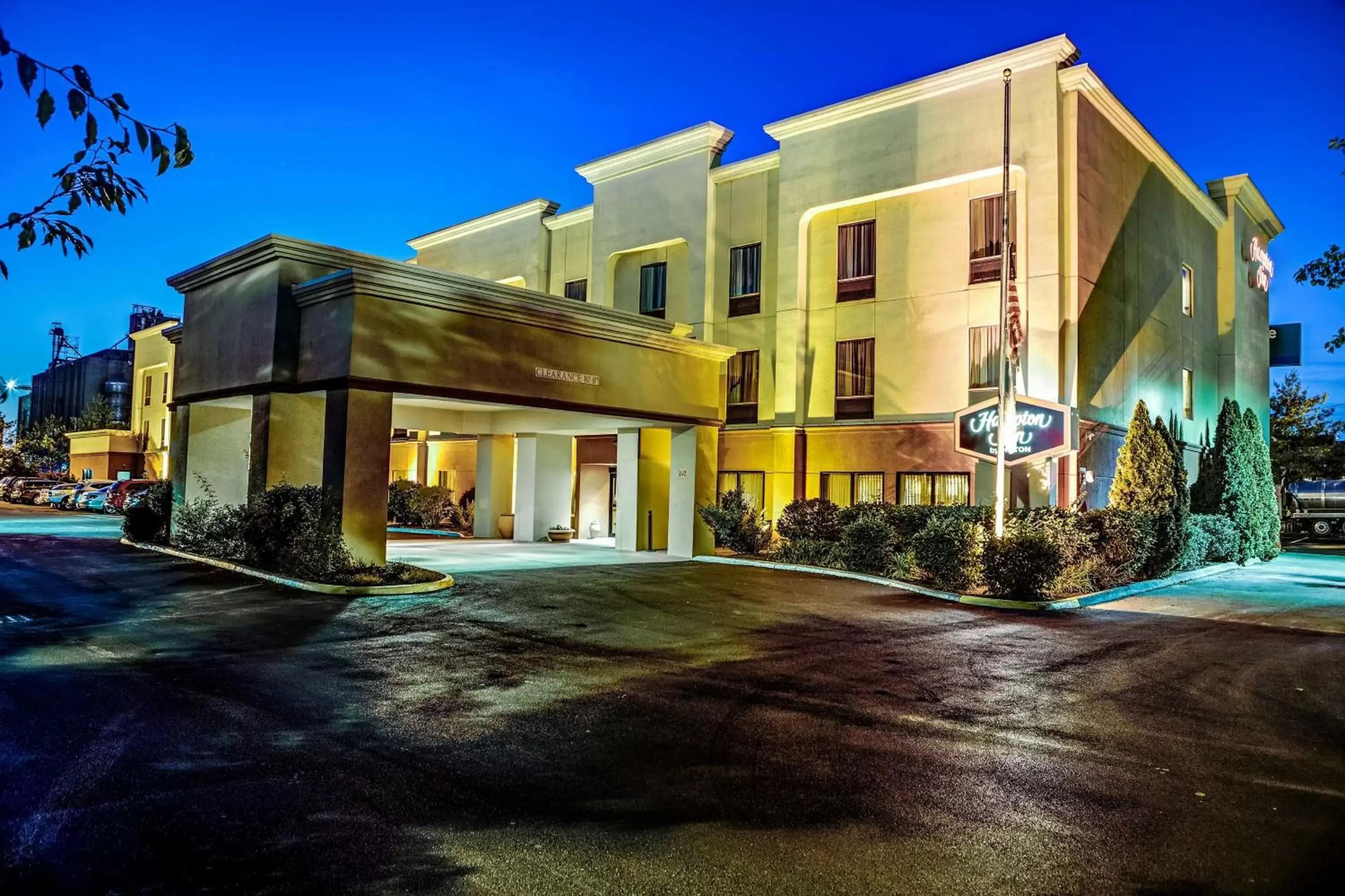 Property building in Hampton Inn Columbus I-70E/Hamilton Road Property building in Hampton Inn Columbus I-70E/Hamilton Road