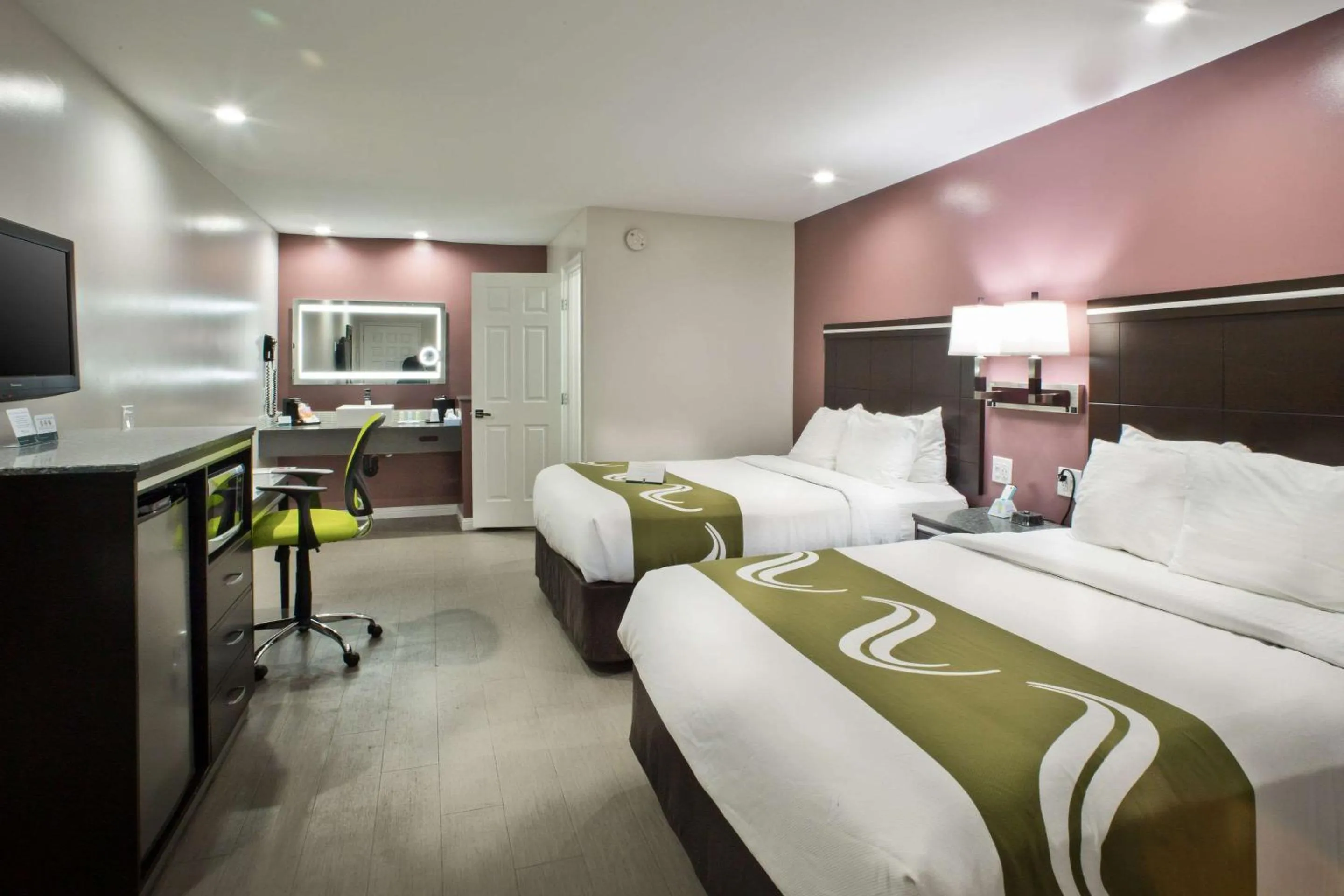 Photo of the whole room, Bed in Bay Area Inn & Suites