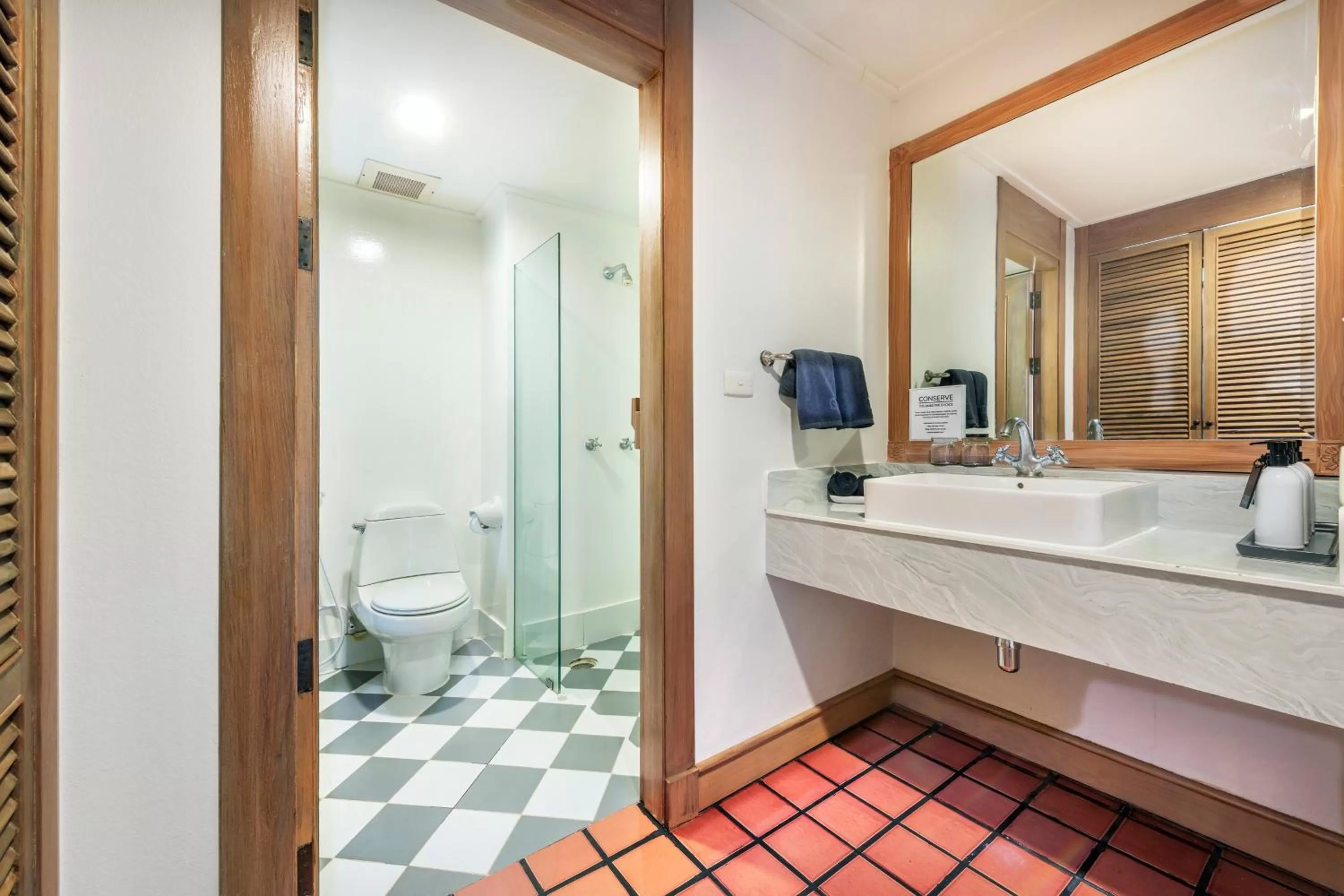 Toilet in Chada Thai Village