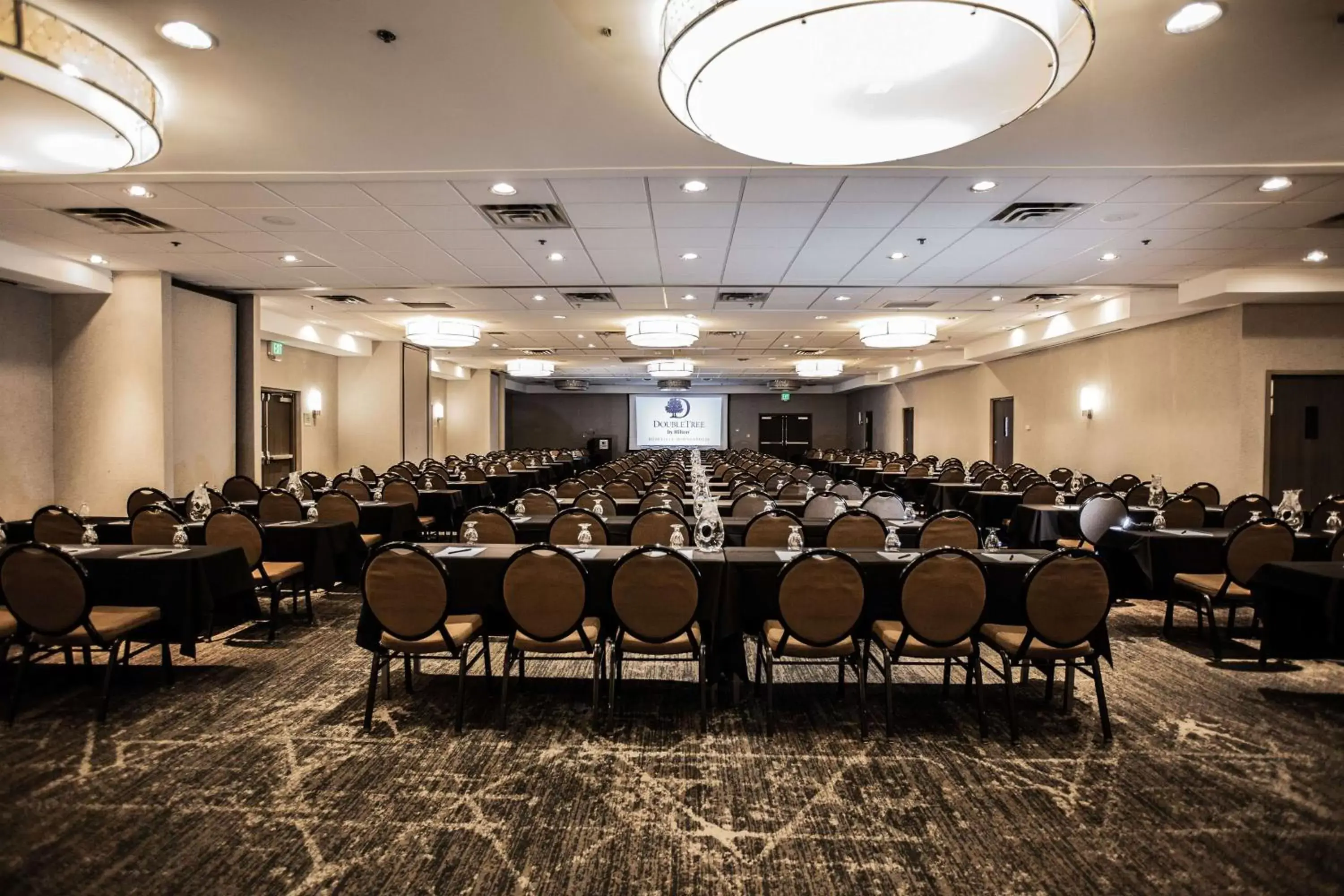 Meeting/conference room in DoubleTree by Hilton Roseville Minneapolis