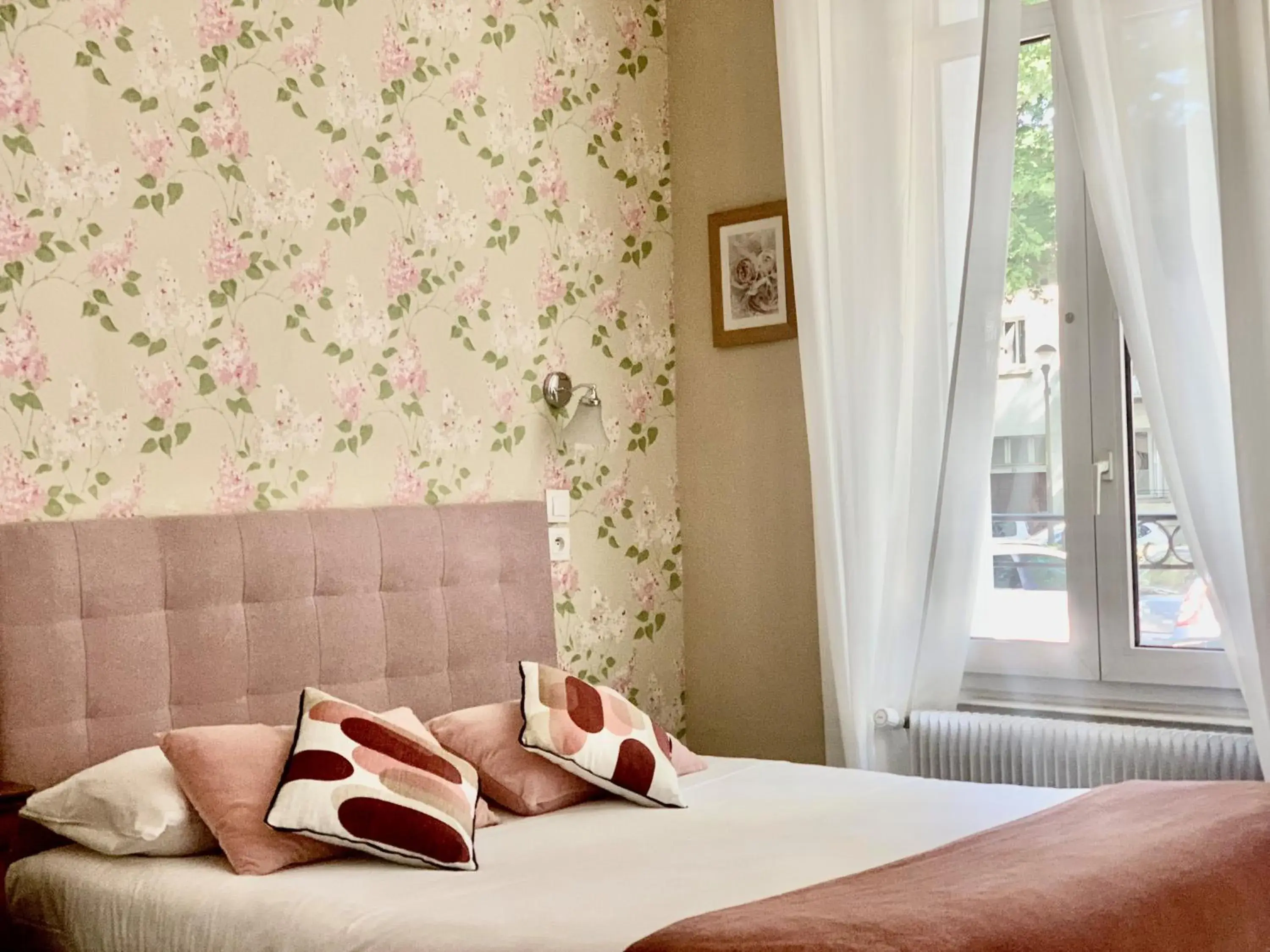 Decorative detail, Bed in Hotel Mirabeau