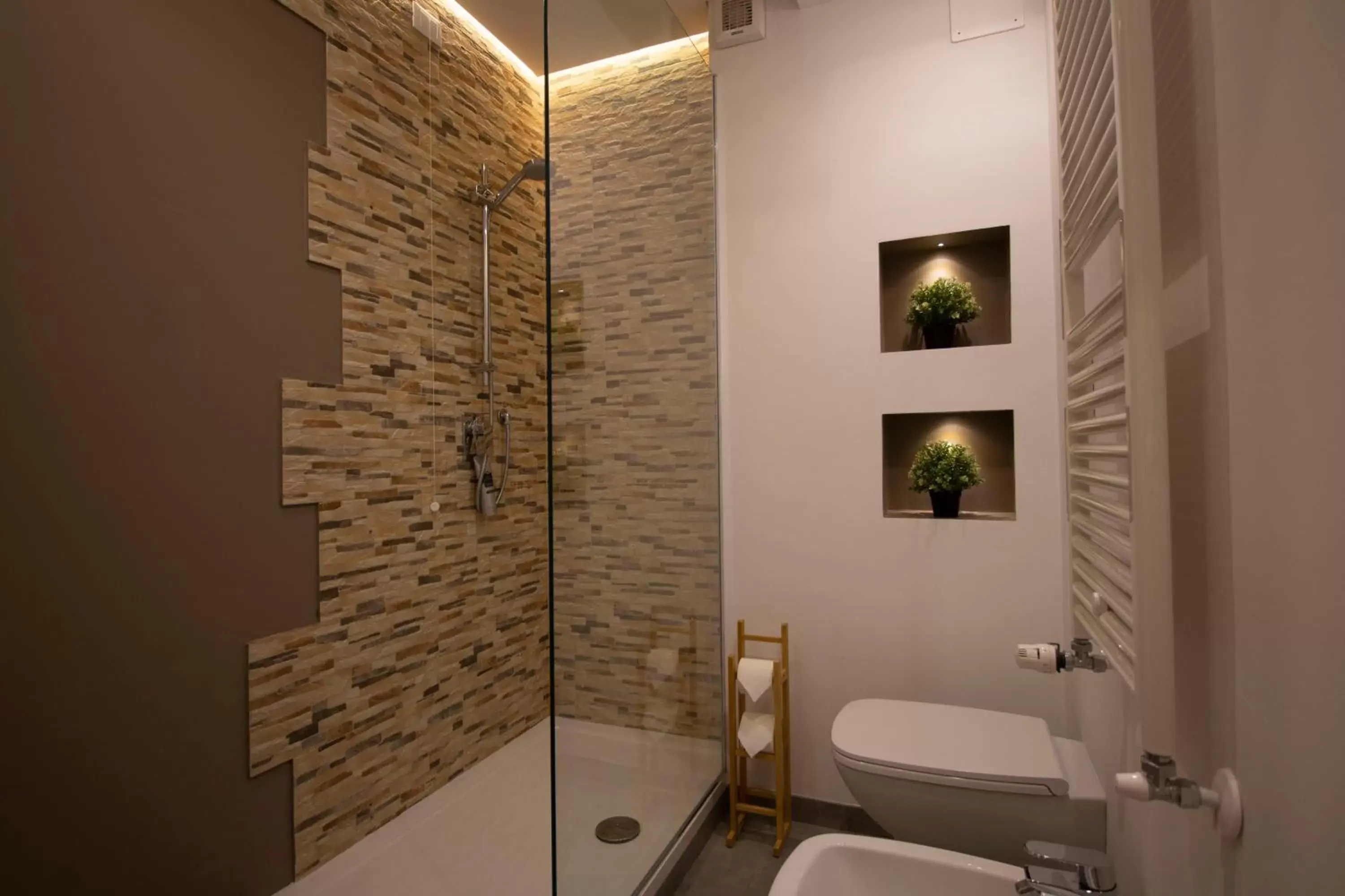 Shower, Bathroom in Wolf House BnB