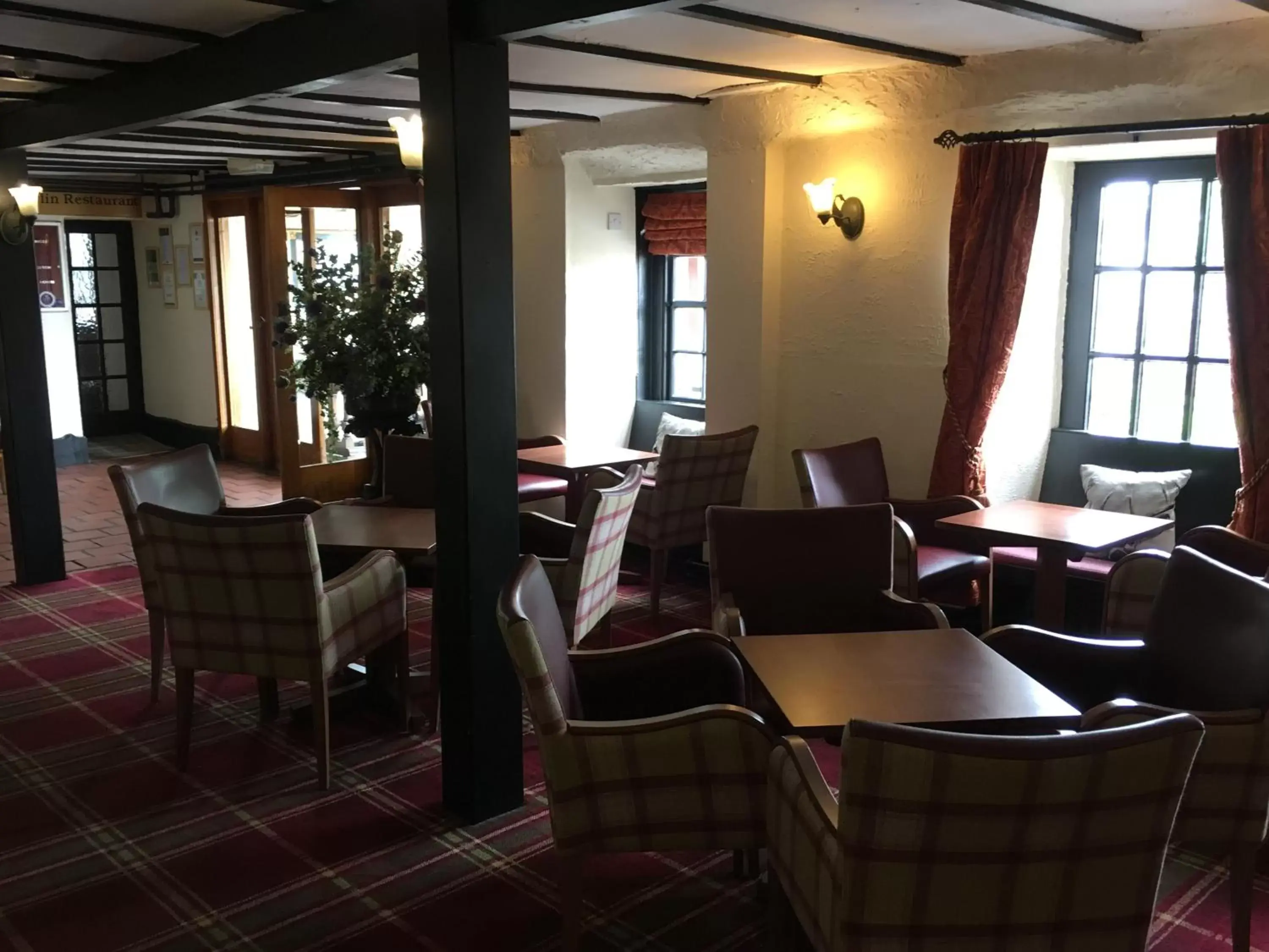 Lounge or bar, Restaurant/Places to Eat in The Winnock Hotel