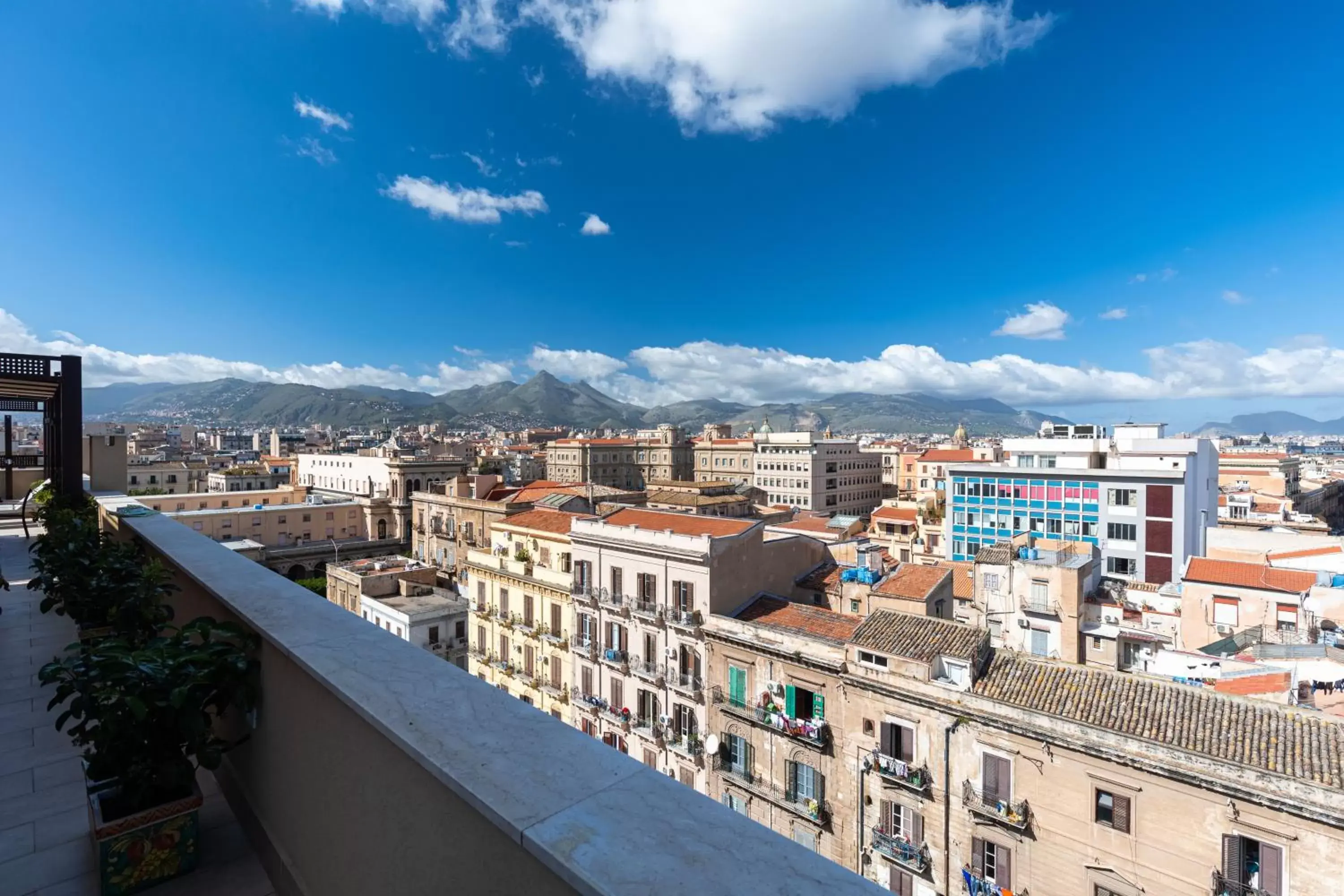 Neighbourhood in Palermo Blu - Multi Suite