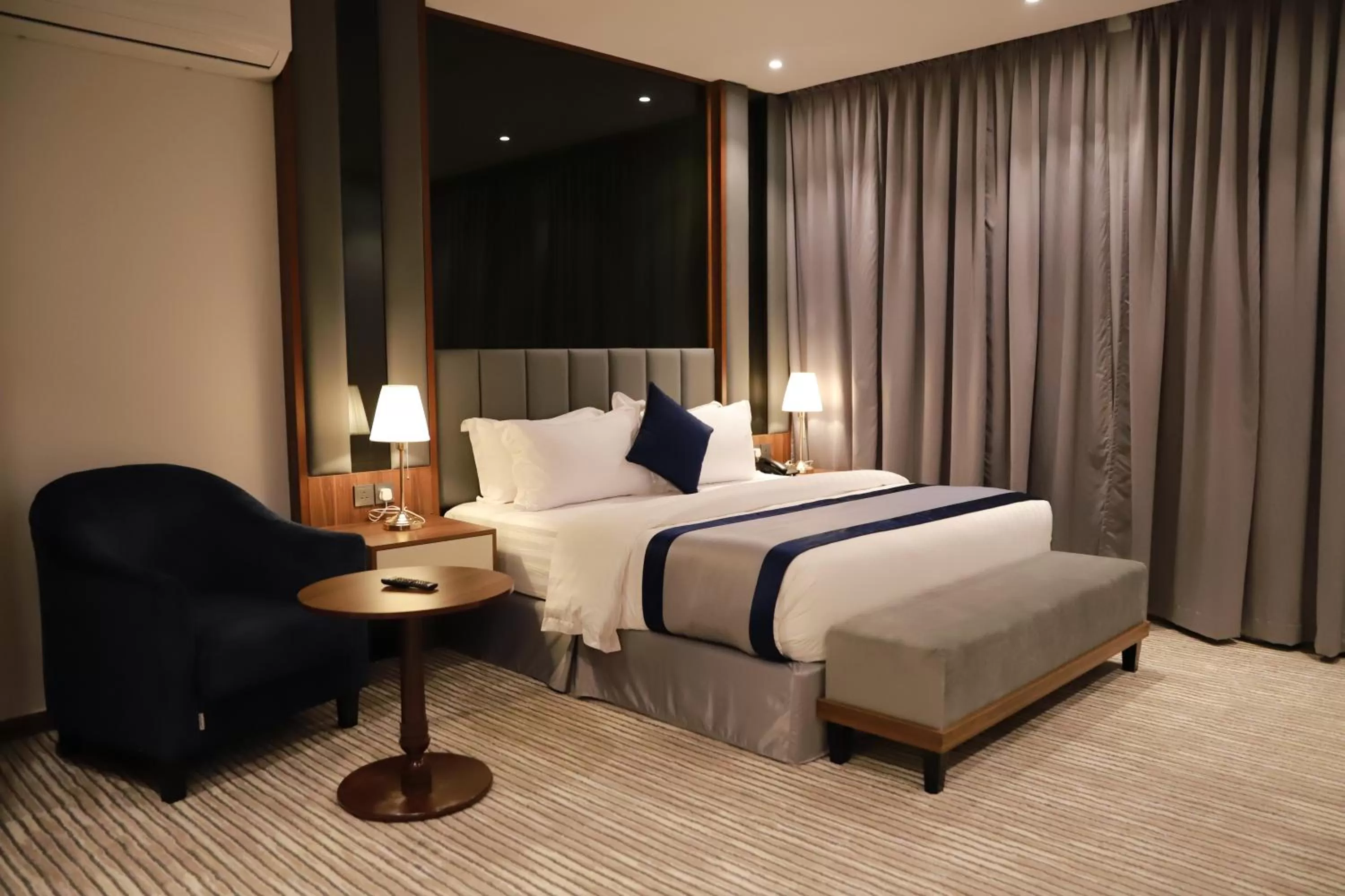 Bedroom, Bed in Tulip View Hotel