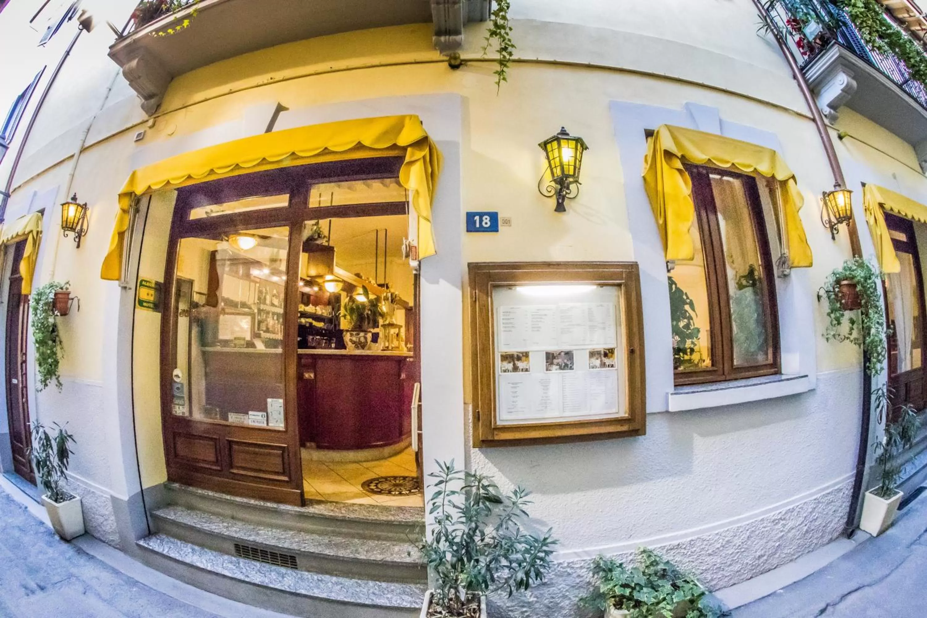 Facade/entrance in La Belle Epoque