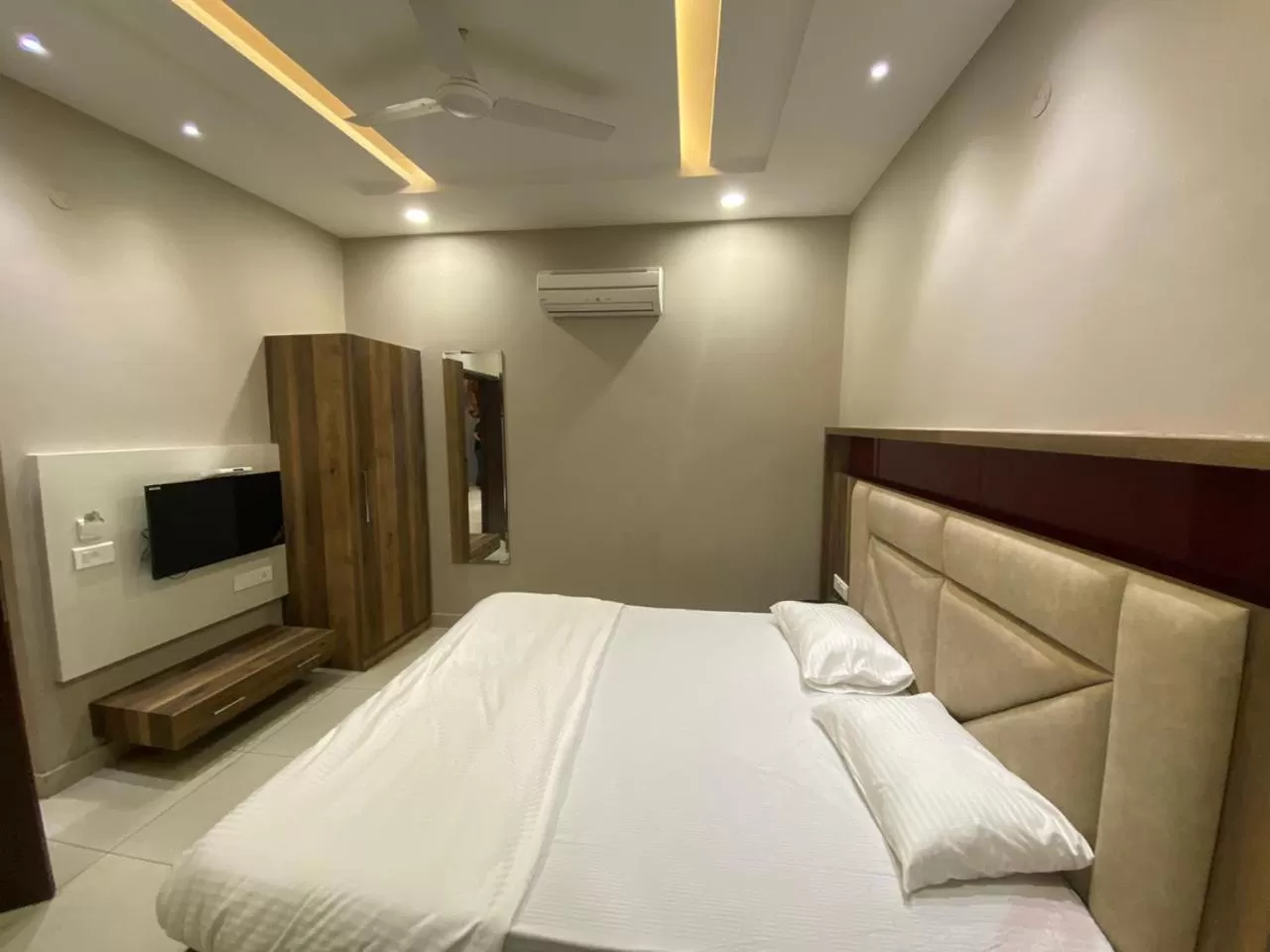 Bed in Hotel The Retro Regency