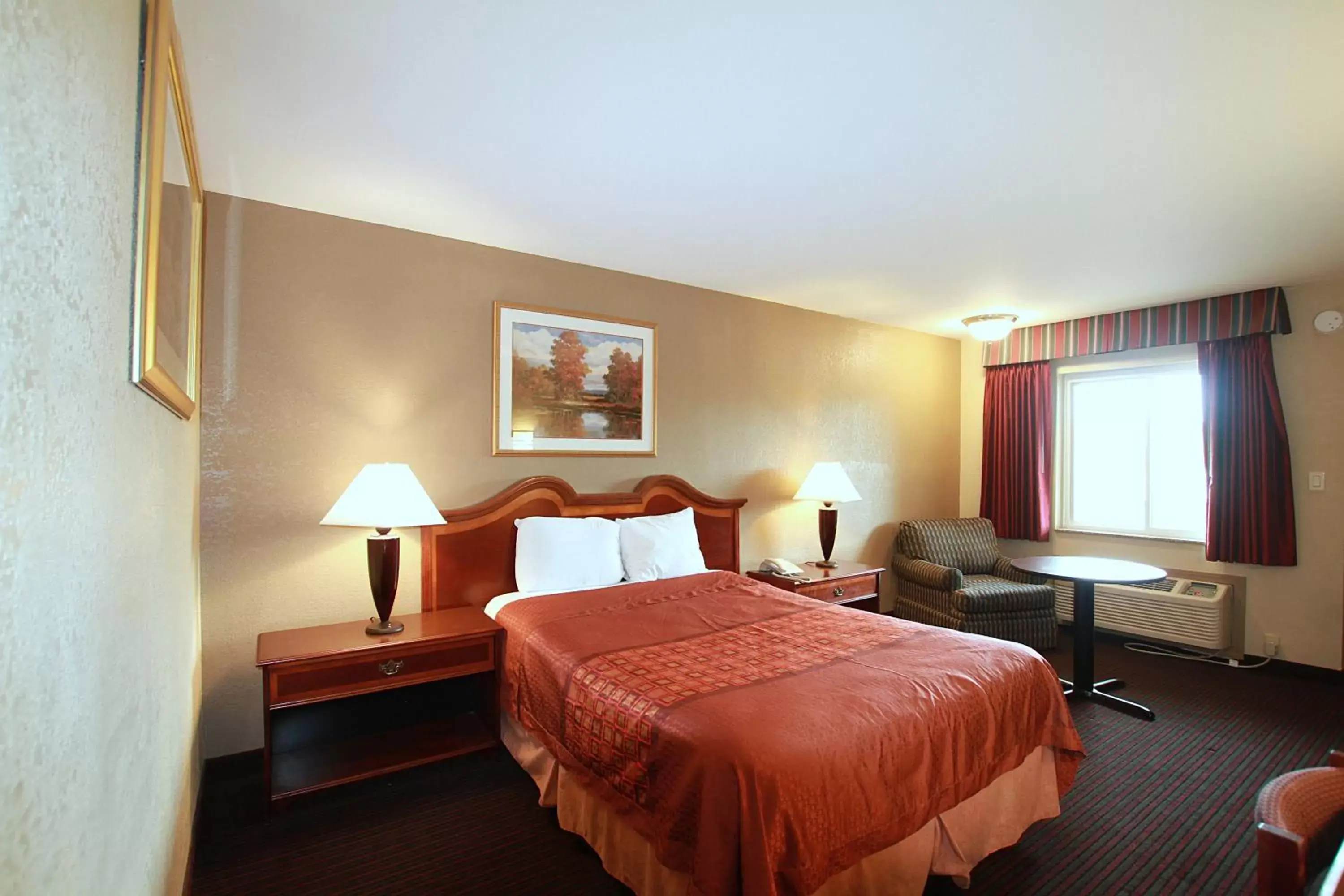 Photo of the whole room, Bed in Travel Inn & Suites Flemington