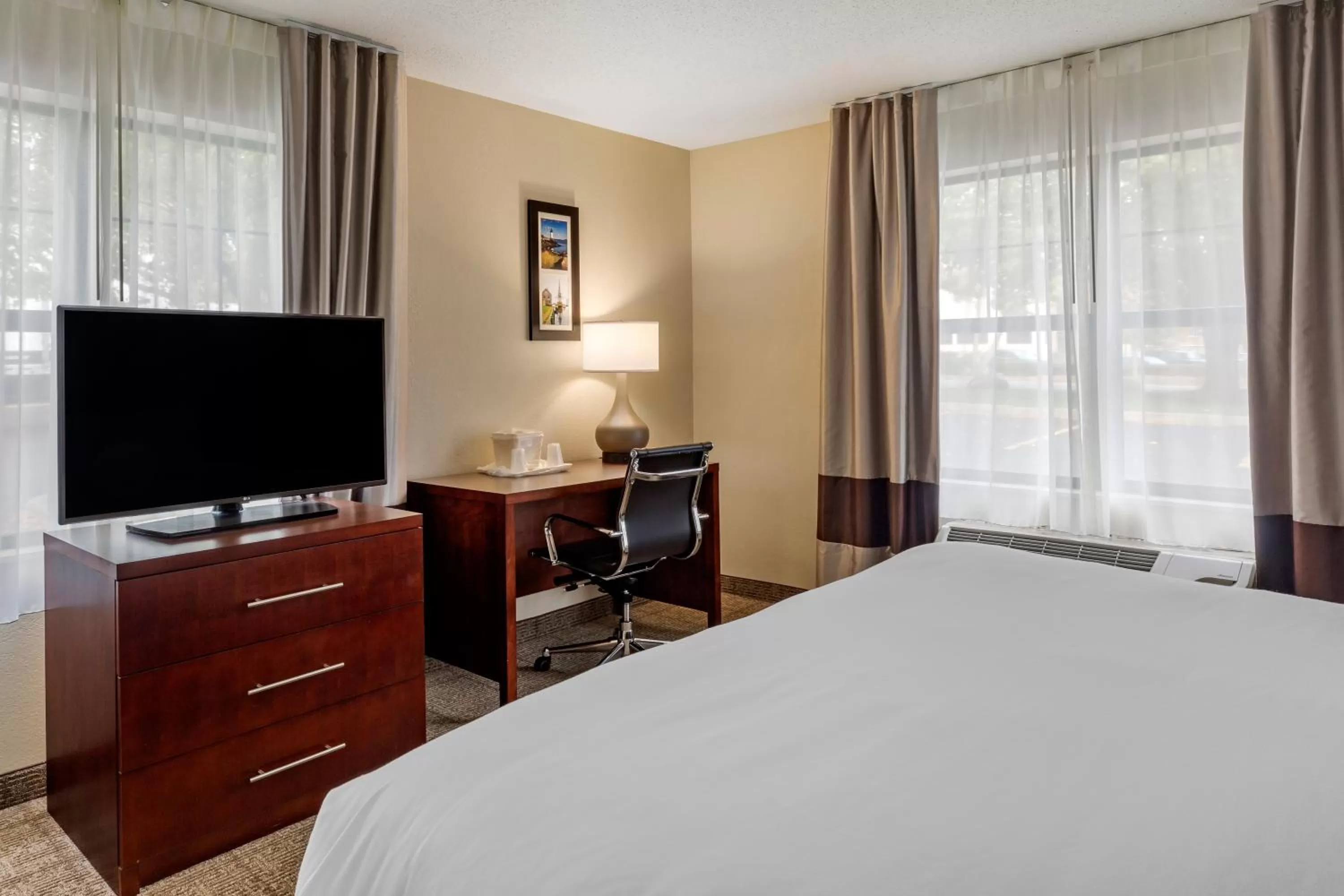 TV and multimedia, Bed in Comfort Inn Danvers - Boston North Shore