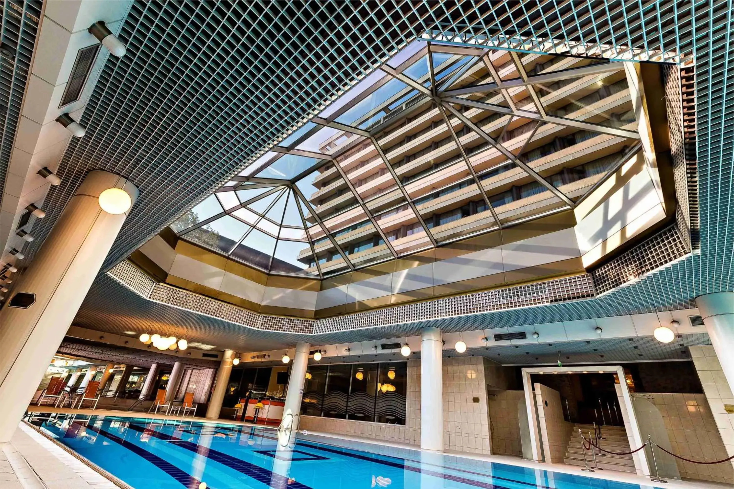 Swimming Pool in Hotel Aro Palace