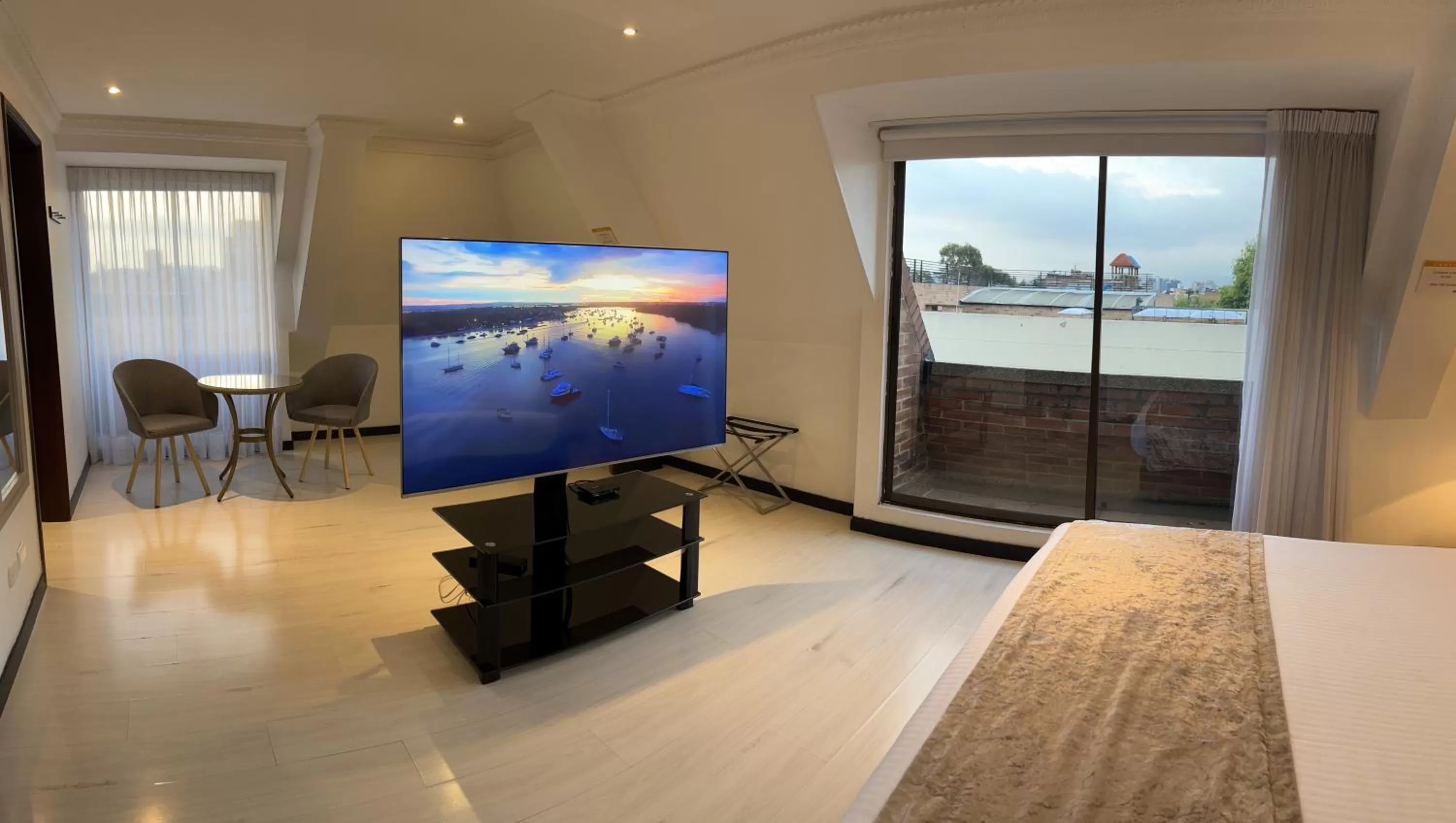 TV and multimedia, Bed in Suites 109 GH Usaquén