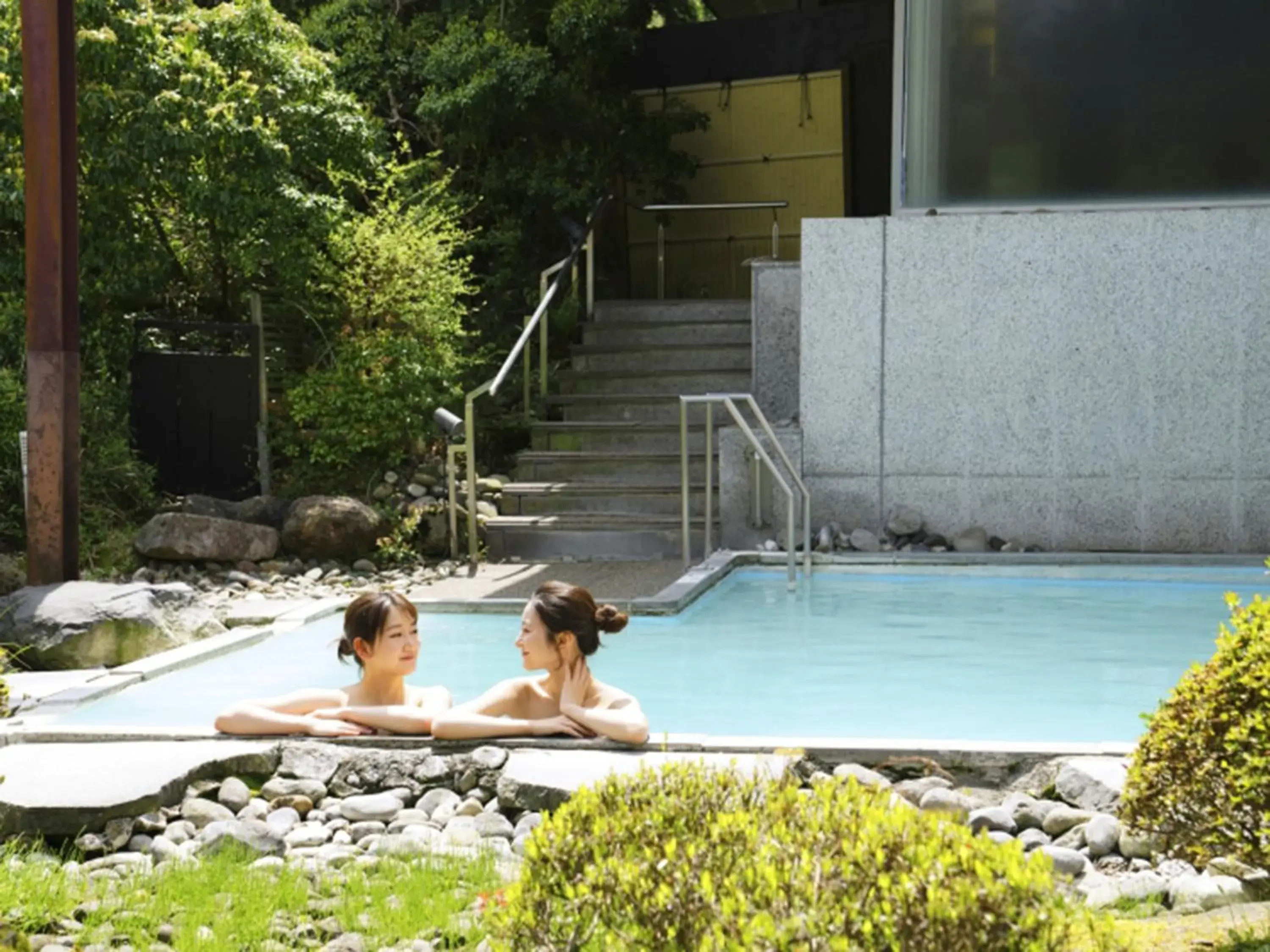 People, Swimming Pool in Hakone Yunohana Prince Hotel