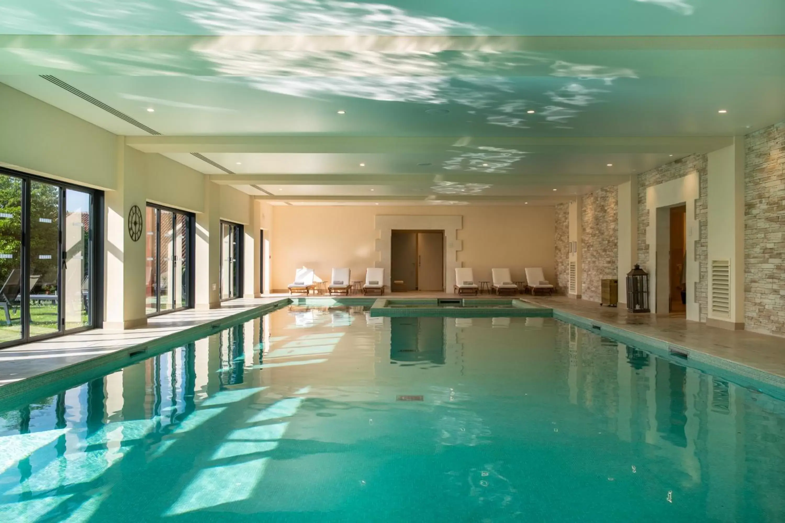 Pool view, Swimming Pool in Hôtel Chais Monnet & Spa