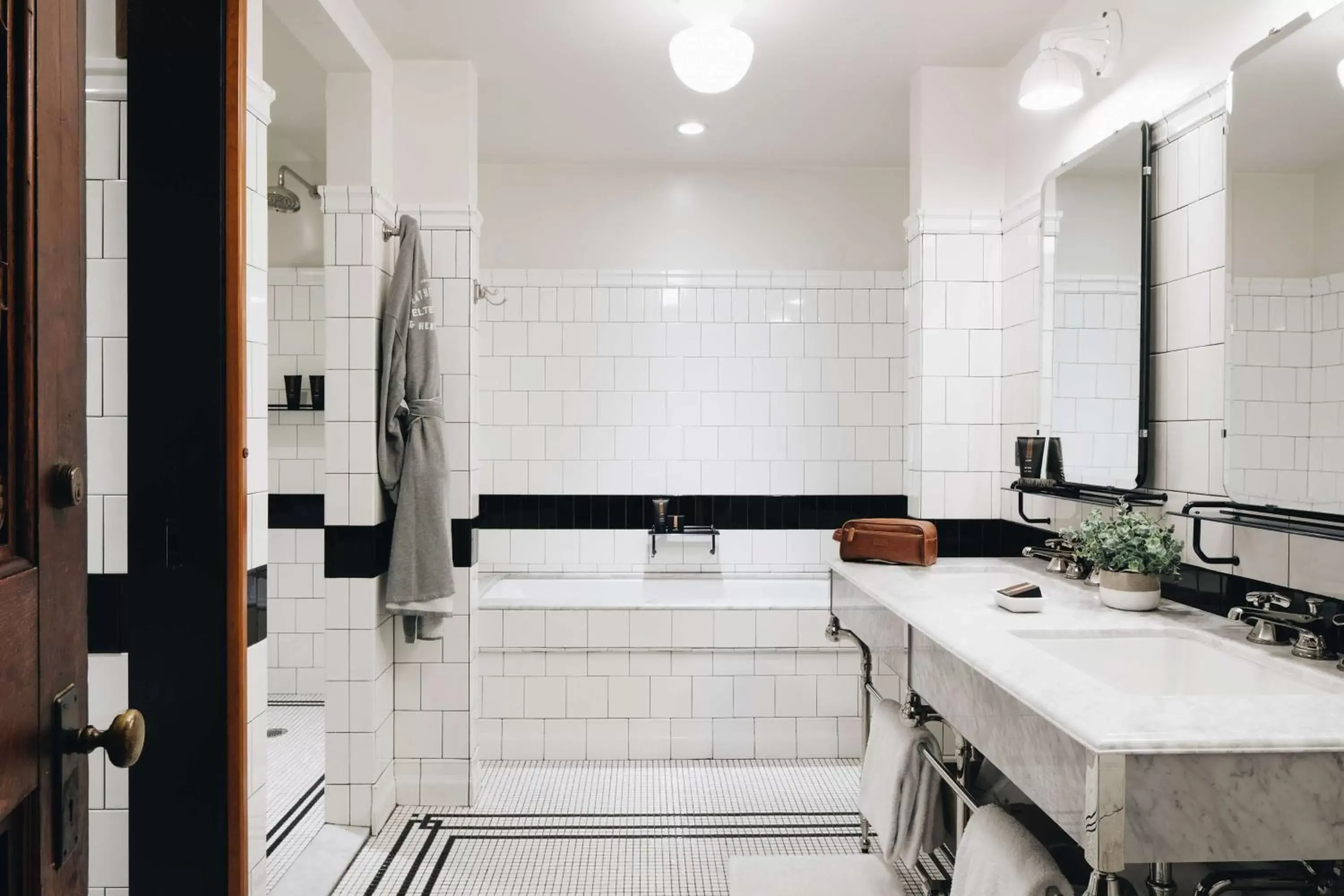 Bathroom in Chicago Athletic Association, part of Hyatt