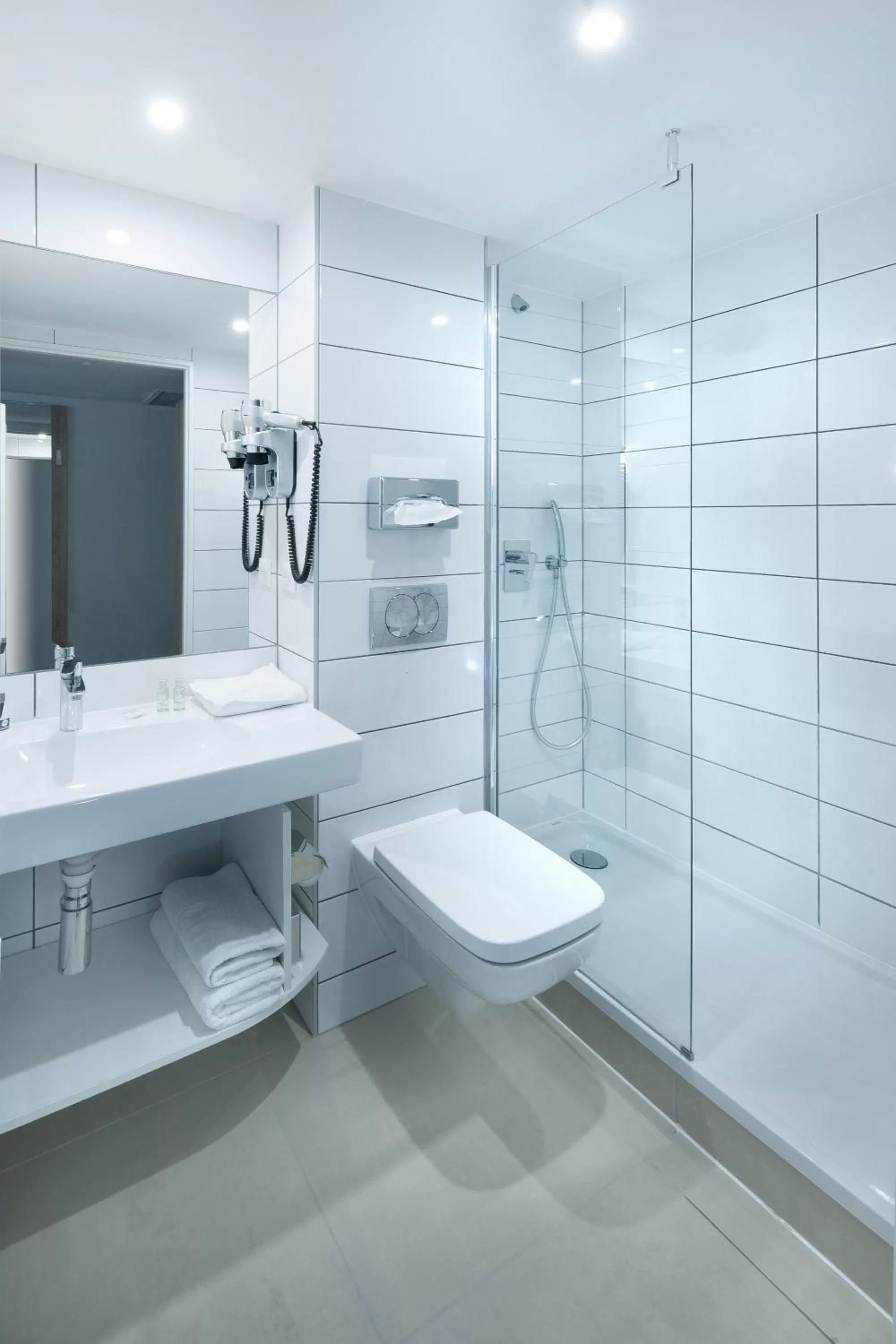 Bathroom in Kyriad Annemasse - Geneve