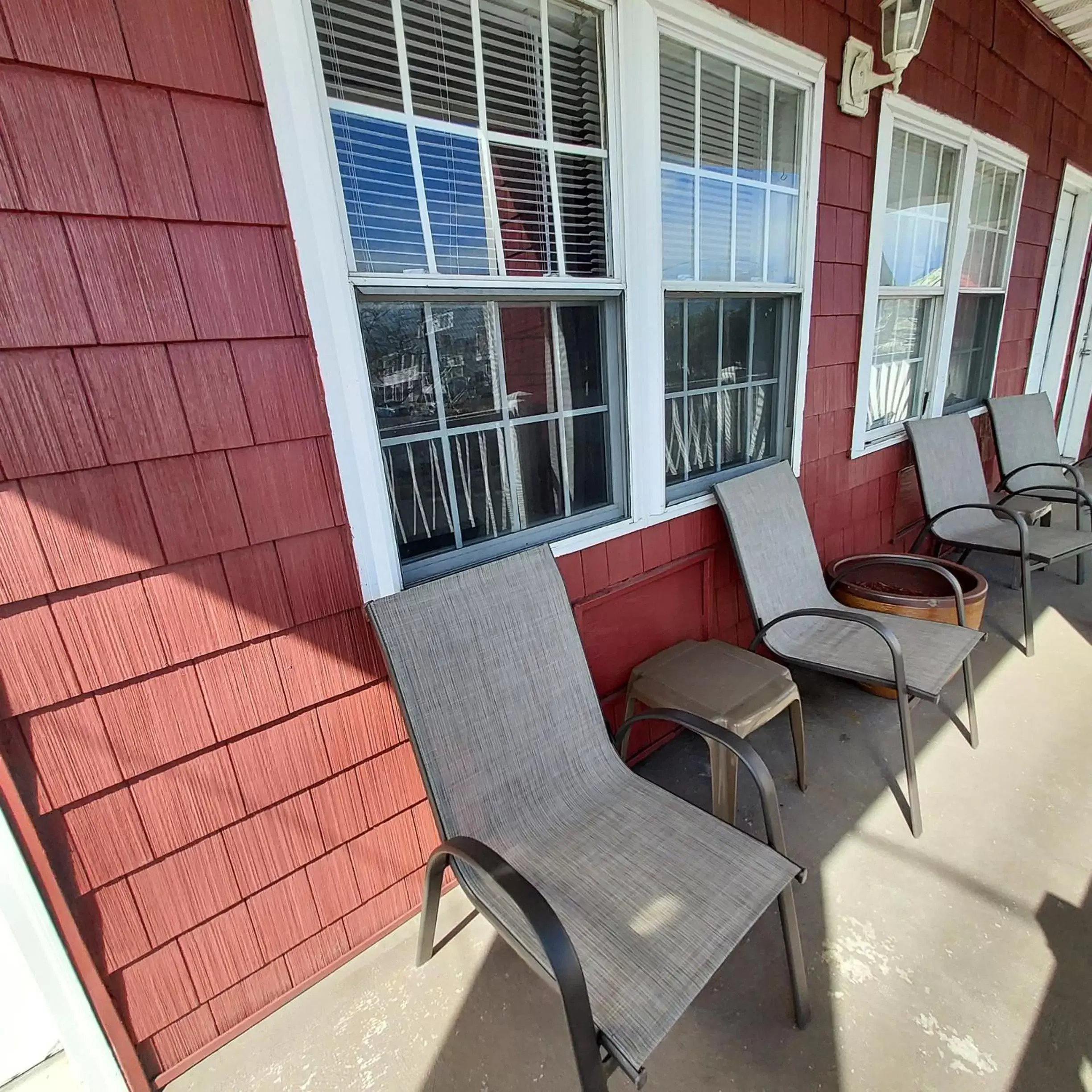 Balcony/Terrace in The Burgundy Inn Hotel and Apartments