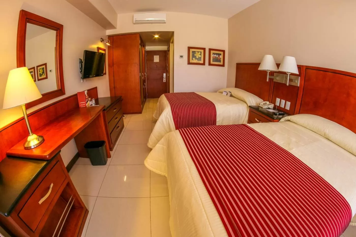 Photo of the whole room, Bed in Hotel Fortin Plaza