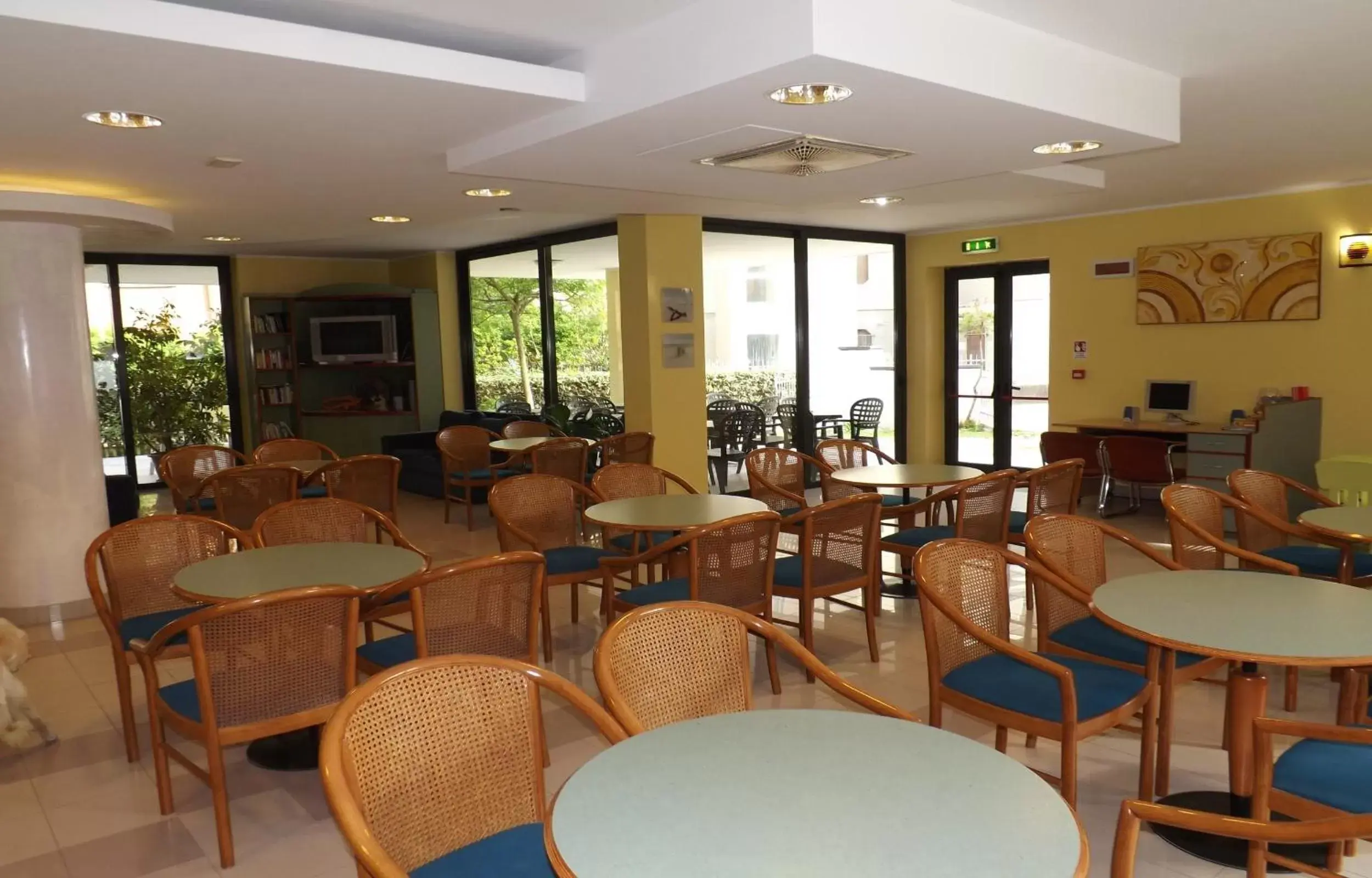 Lounge or bar, Restaurant/Places to Eat in Hotel Villa Claudia