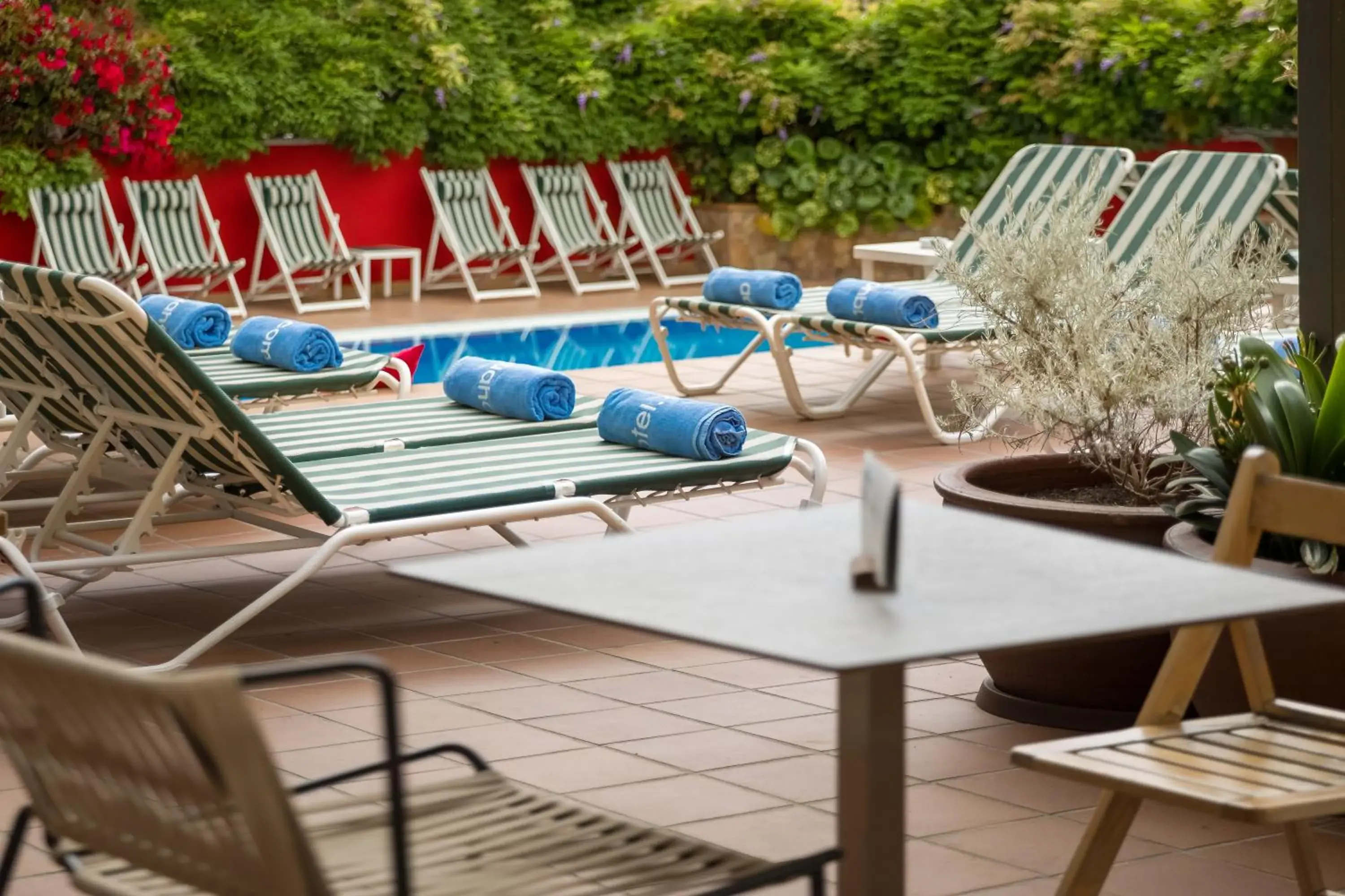 Swimming pool in Aqua Hotel Bertran Park