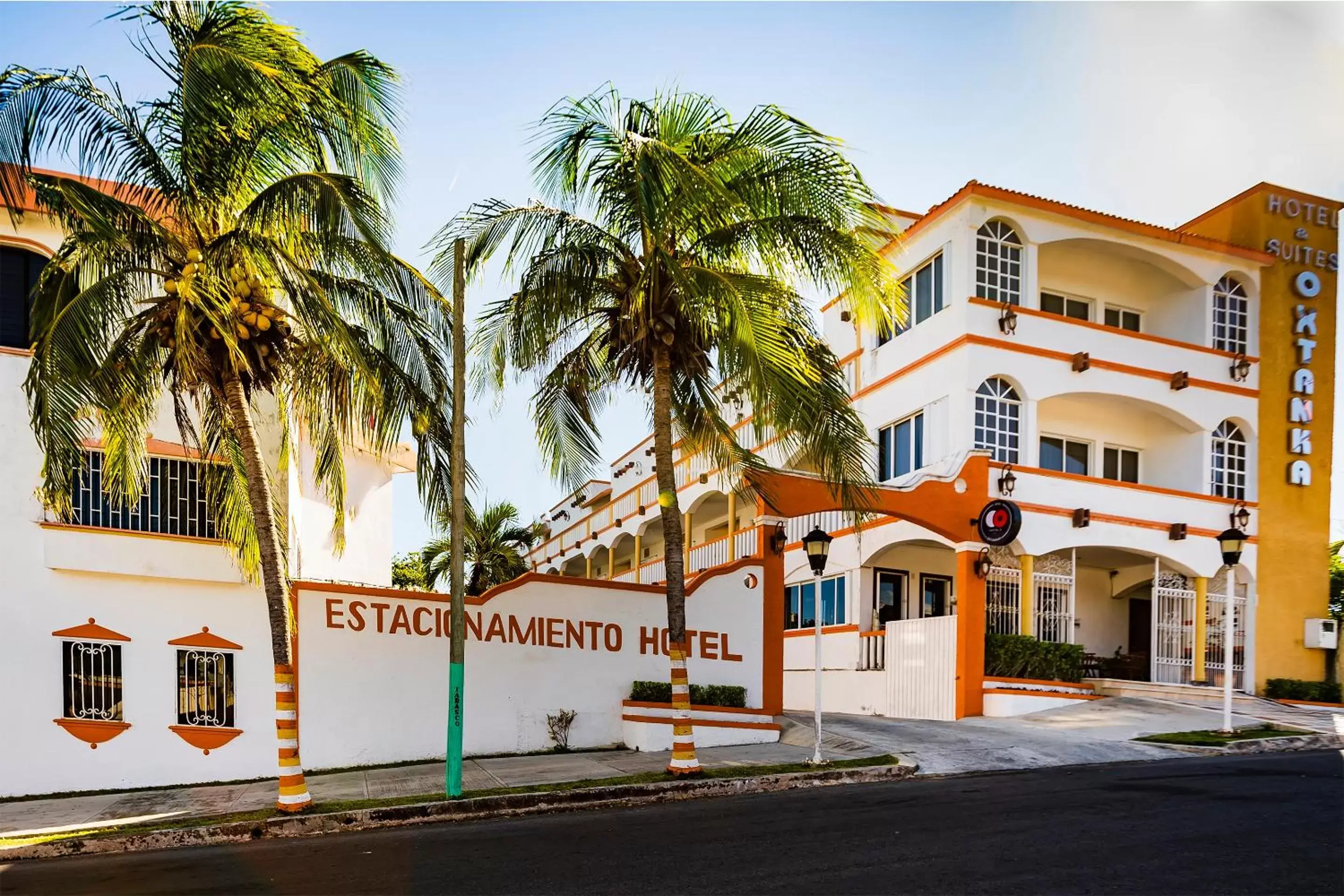 Facade/entrance, Property Building in Capital O Oxtankah,chetumal bay