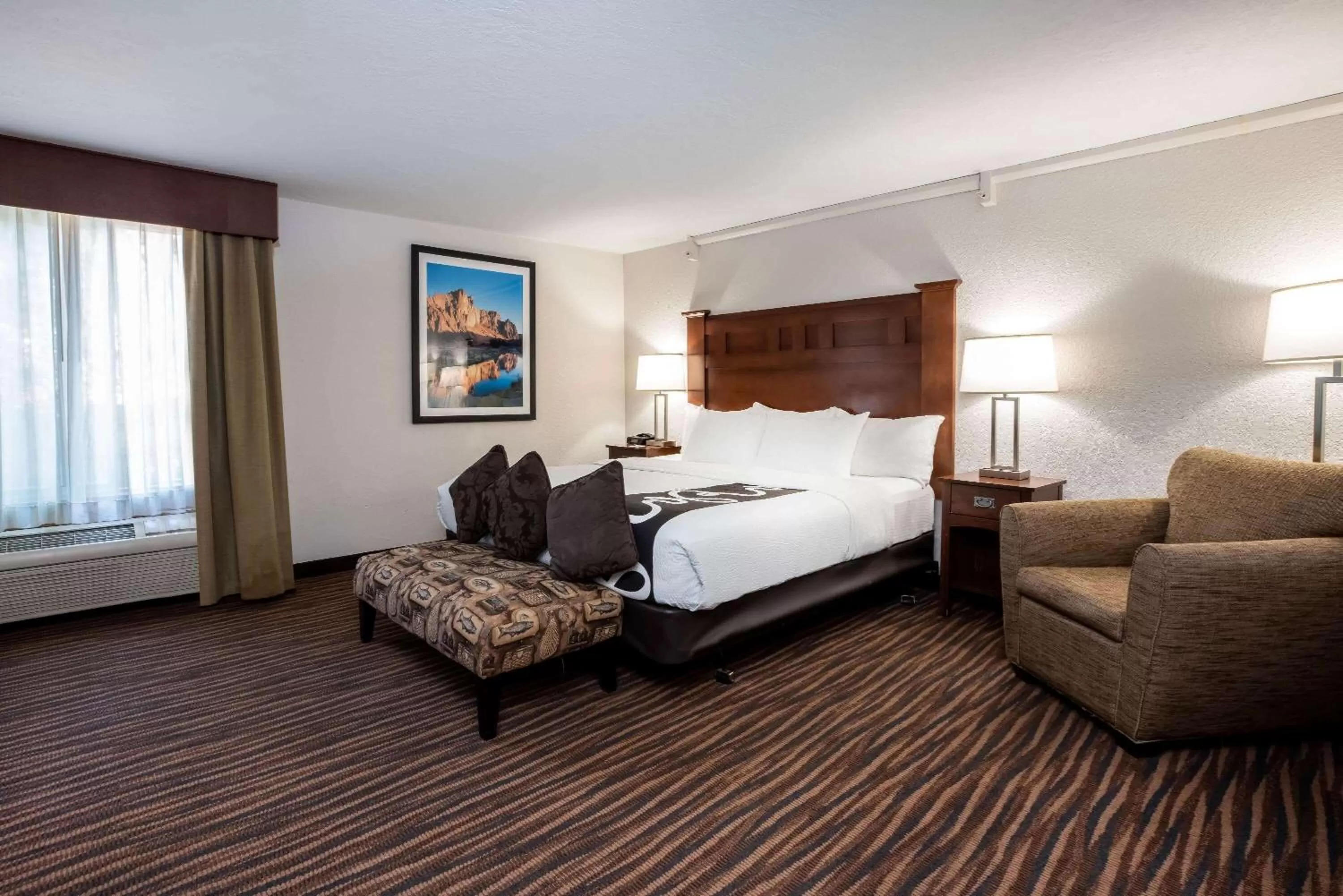 Photo of the whole room, Bed in La Quinta Inn by Wyndham Bend
