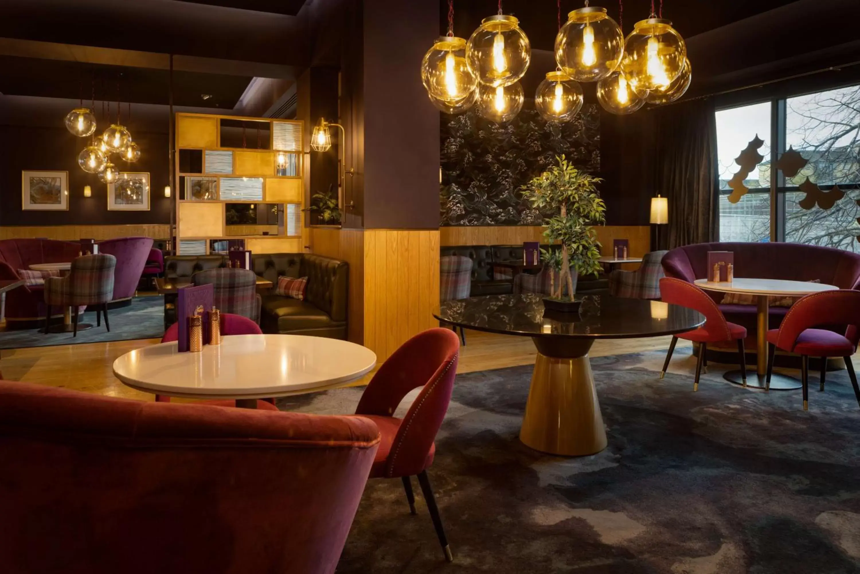 Property building, Lounge/Bar in Hilton Glasgow