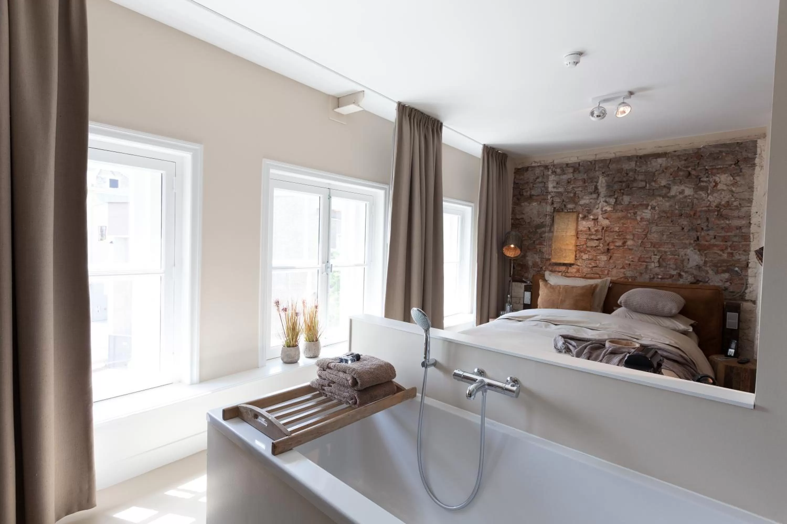 Bed in Mother Goose Hotel