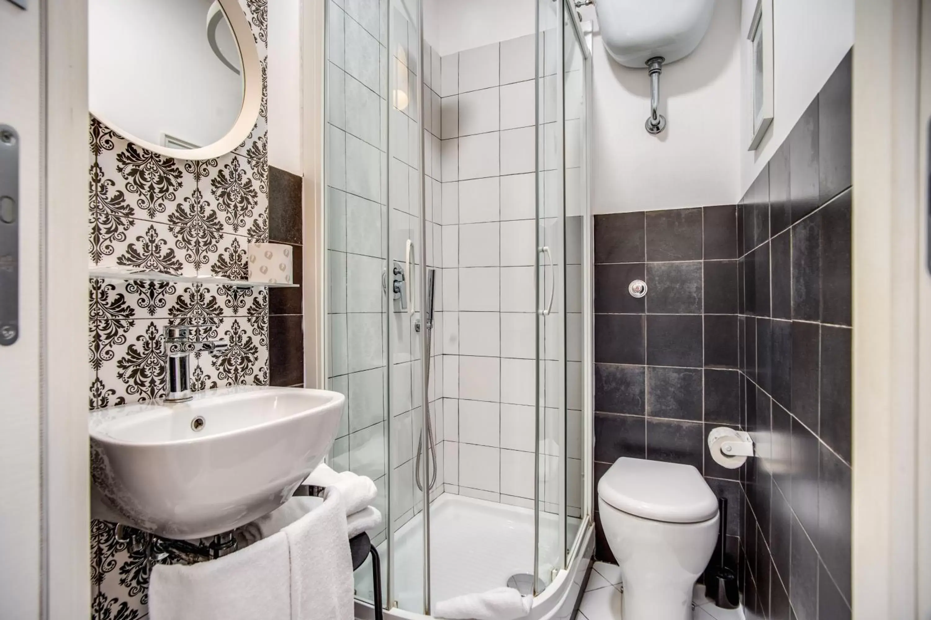 Bathroom in Hotel Seiler
