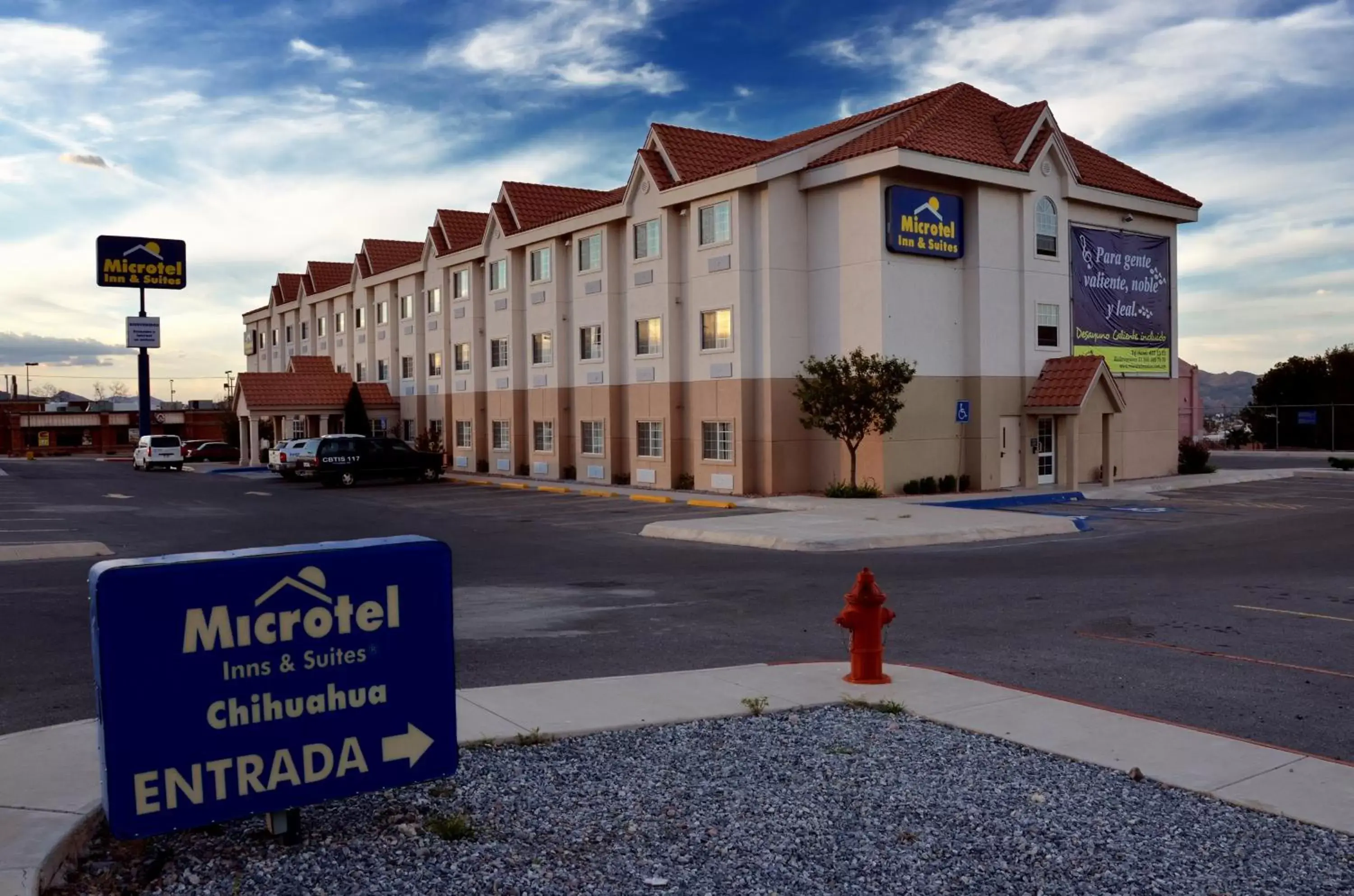 Facade/entrance, Property Building in Microtel Inn & Suites by Wyndham Chihuahua