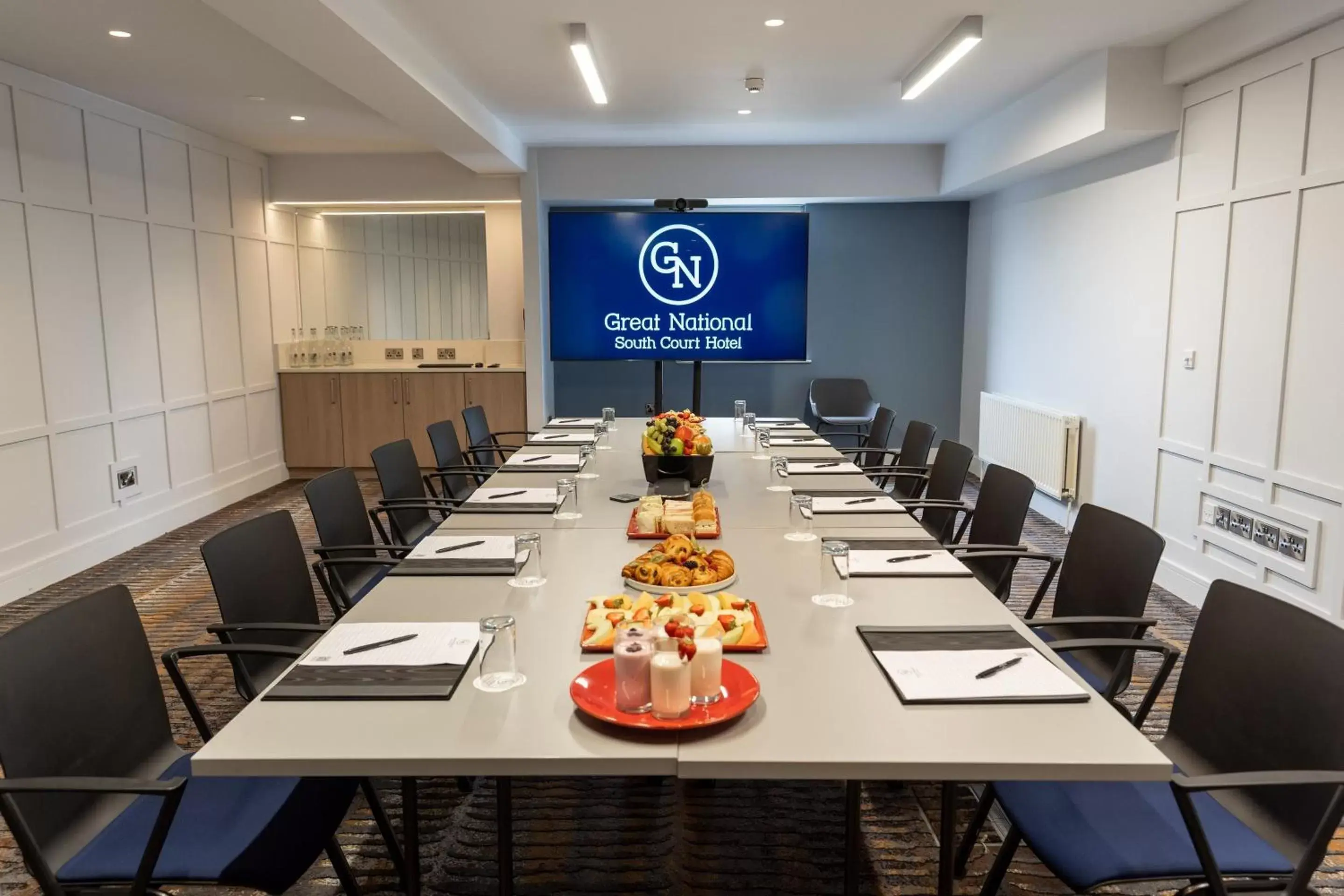 Meeting/conference room in Great National South Court Hotel