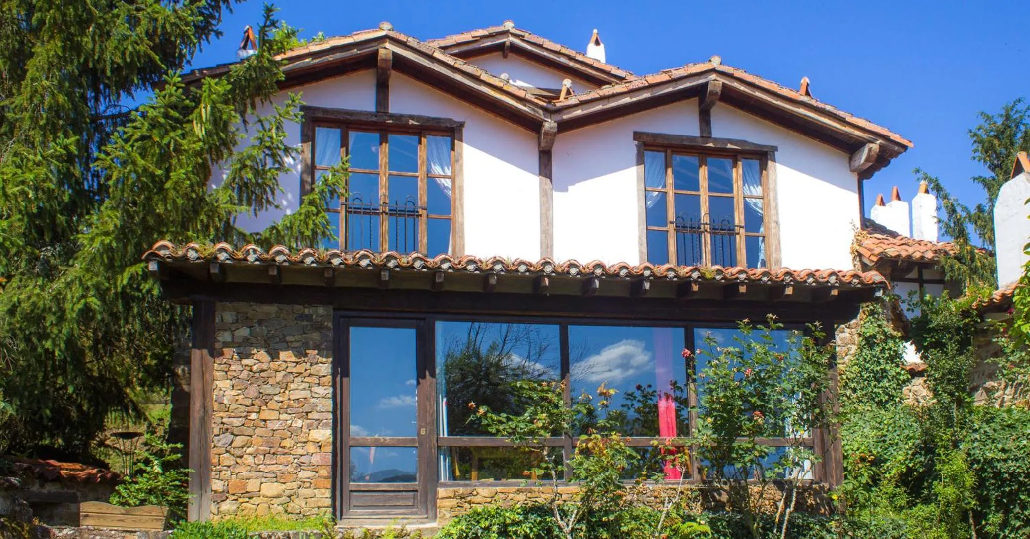 Property building in Viviendas Rurales El Covaju