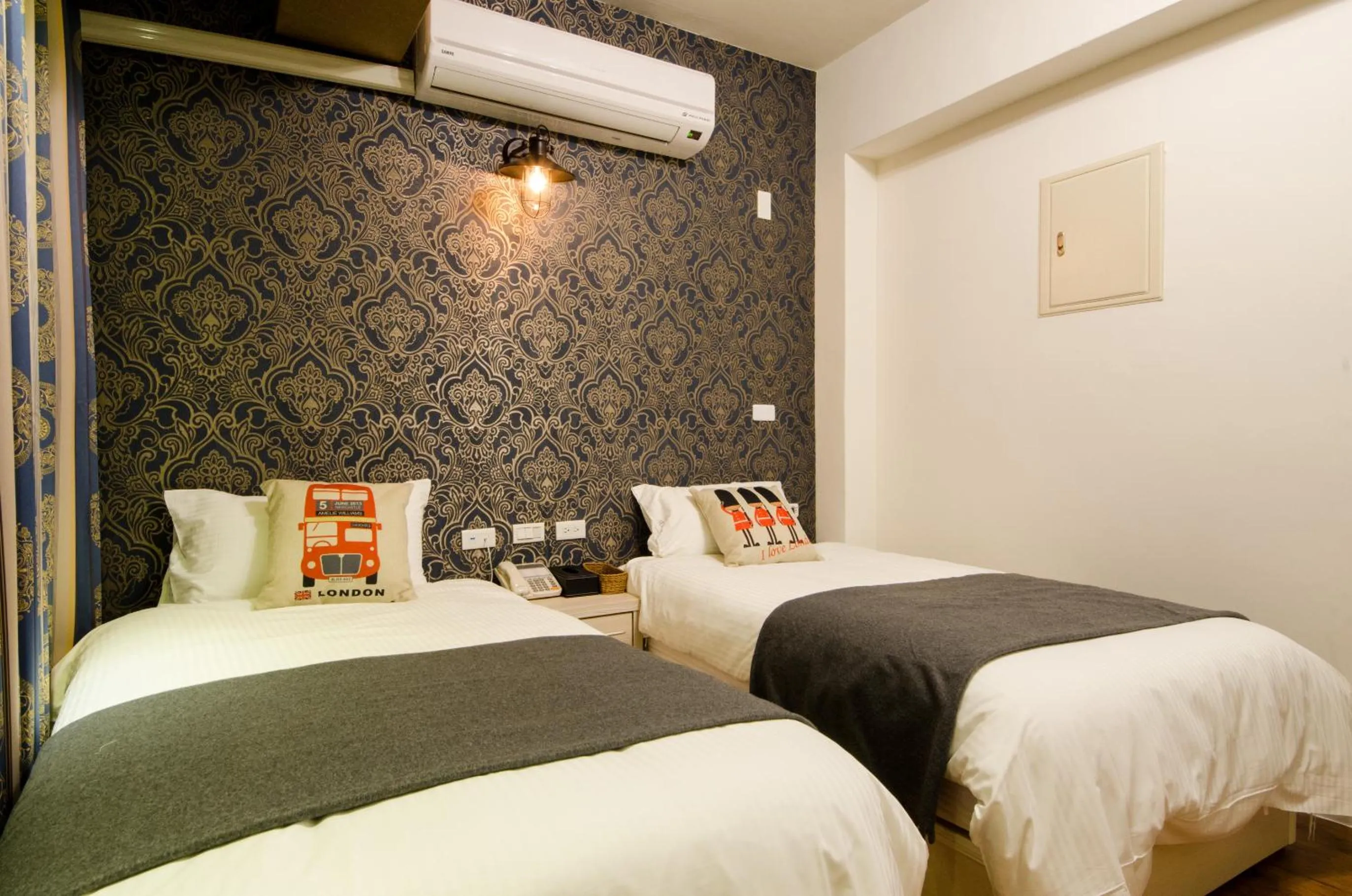 bunk bed, Bed in Successful 168 B&B