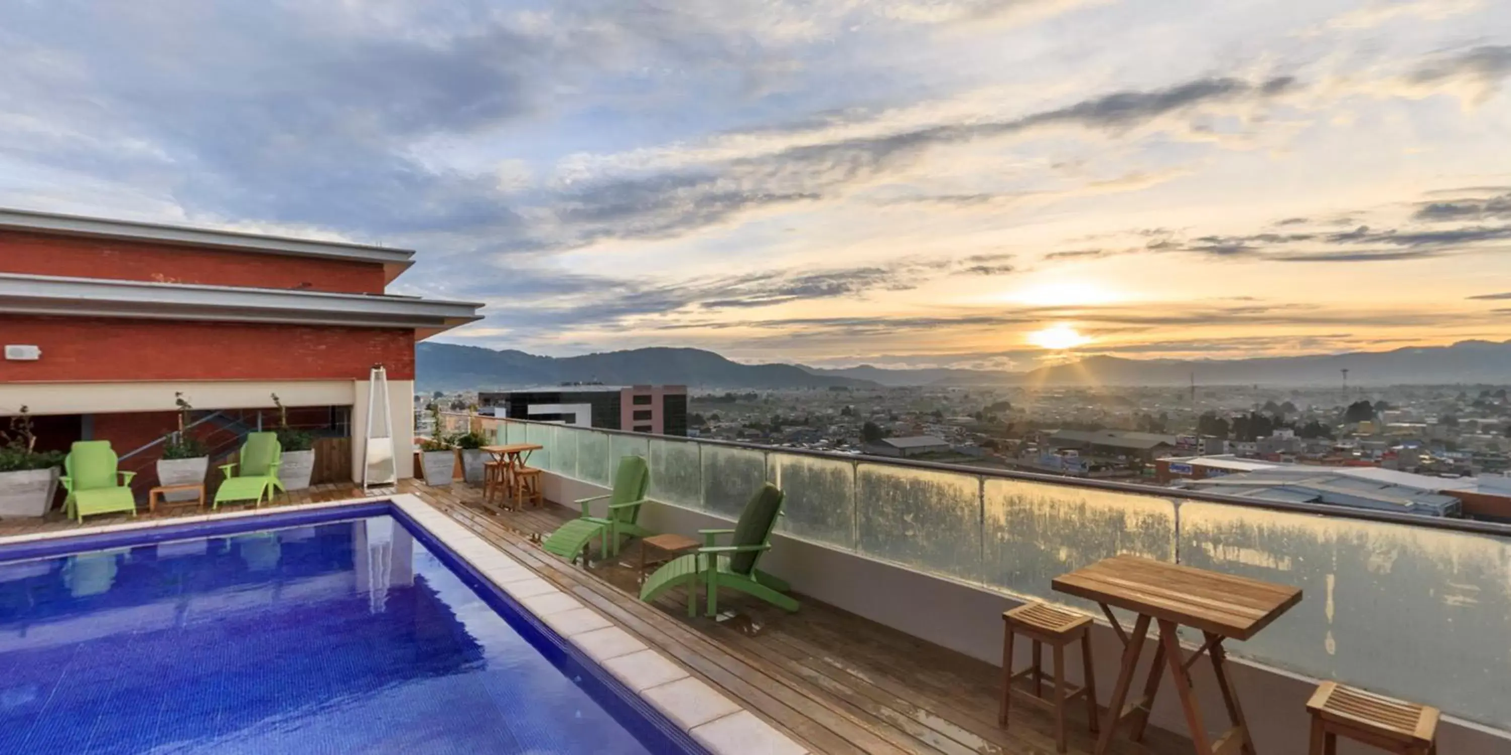 Pool view, Swimming Pool in LATAM HOTEL Plaza Pradera Quetzaltenango